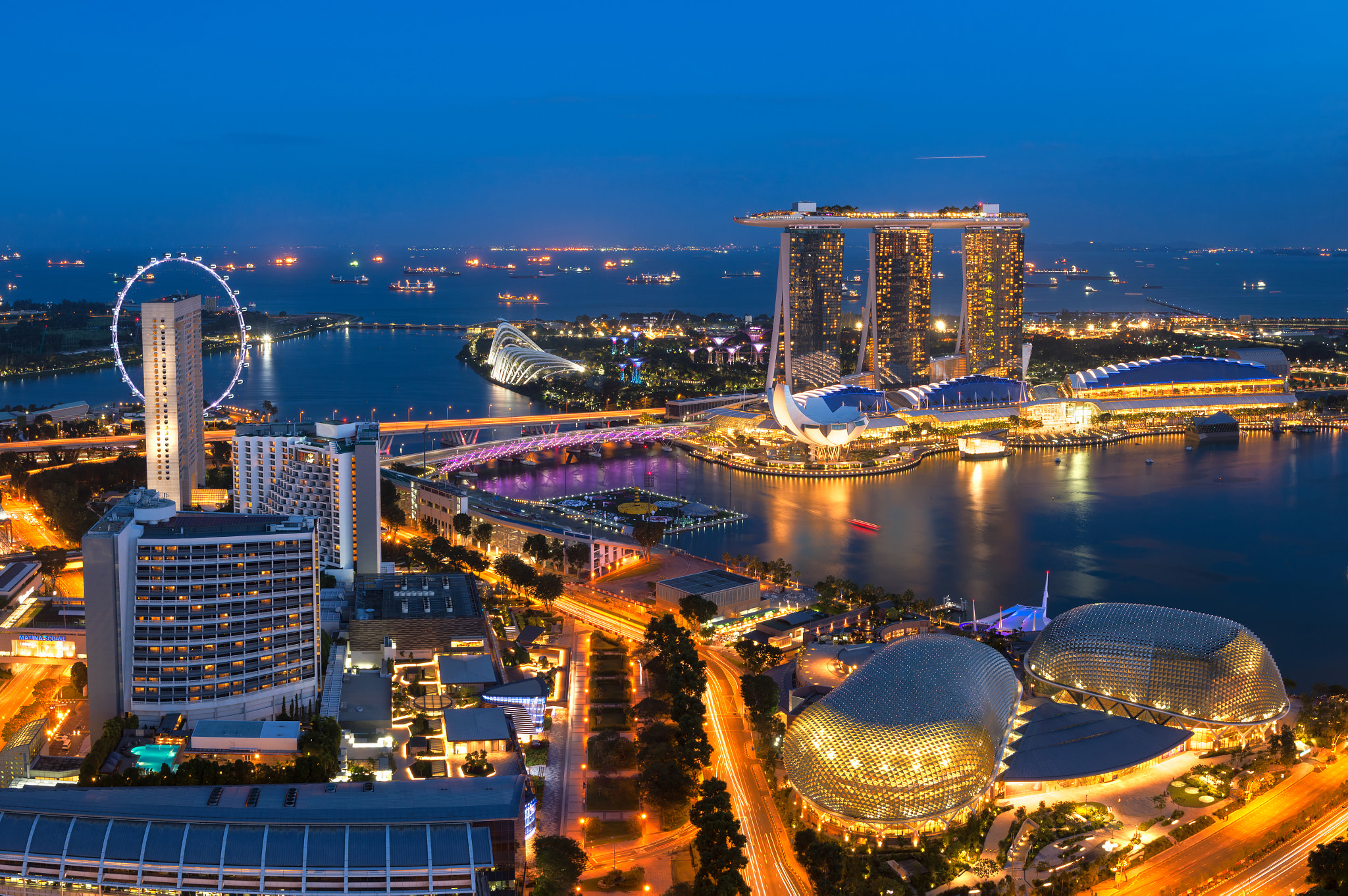 Nikon AF-S Nikkor 16-35mm F4G ED VR sample photo. Singapore city photography