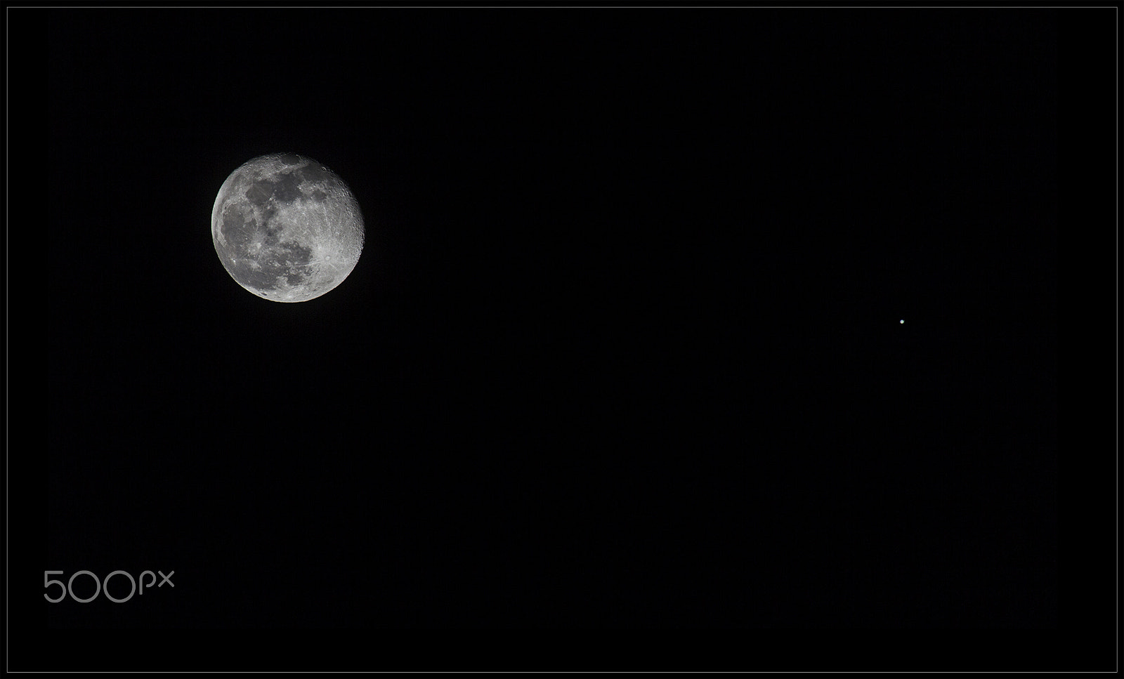 Canon EOS 60D + Canon EF 100-400mm F4.5-5.6L IS USM sample photo. Moon & jupiter - luna & giove photography