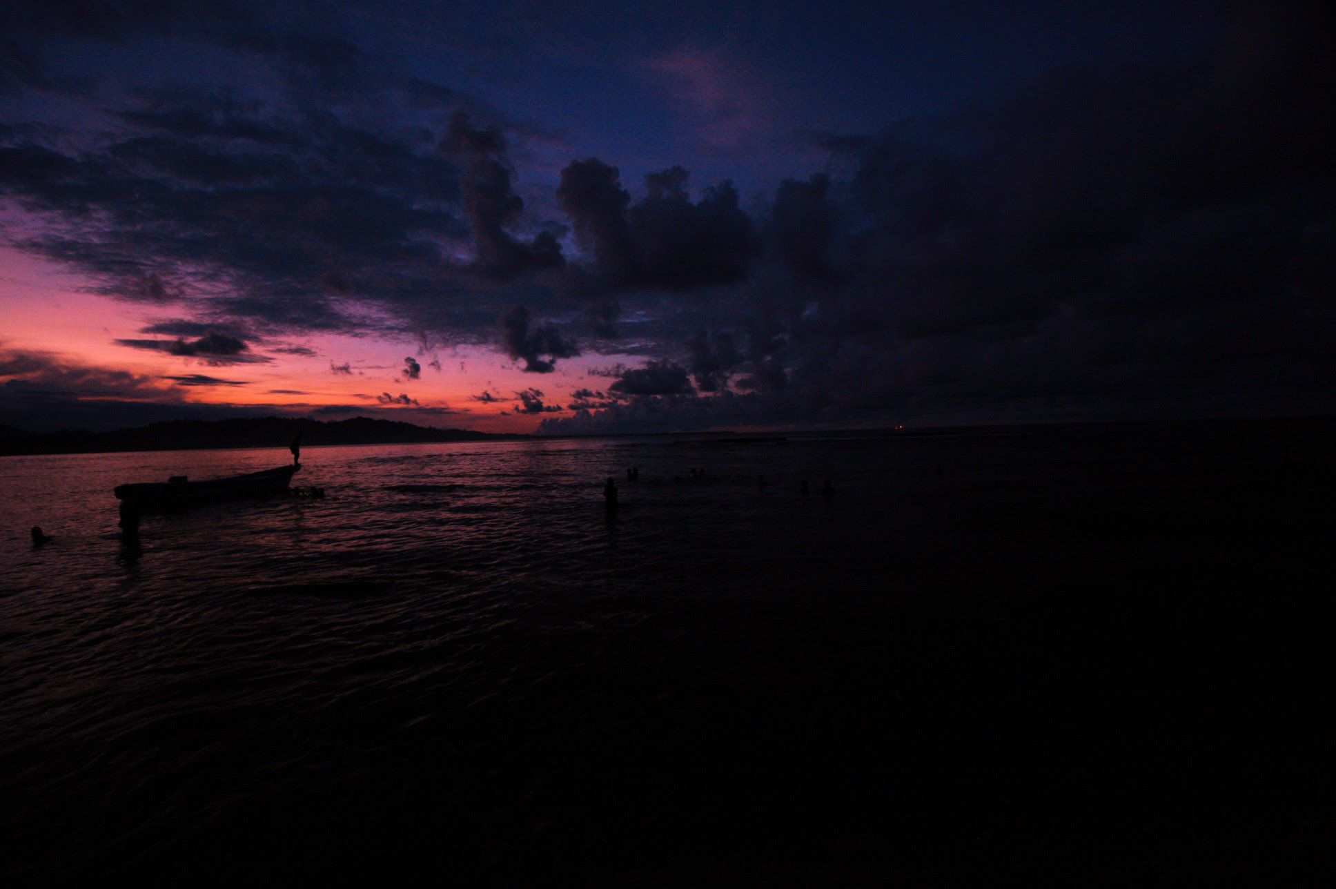 Canon EOS 40D + Canon EF-S 10-18mm F4.5–5.6 IS STM sample photo. Sunset at caribbean photography