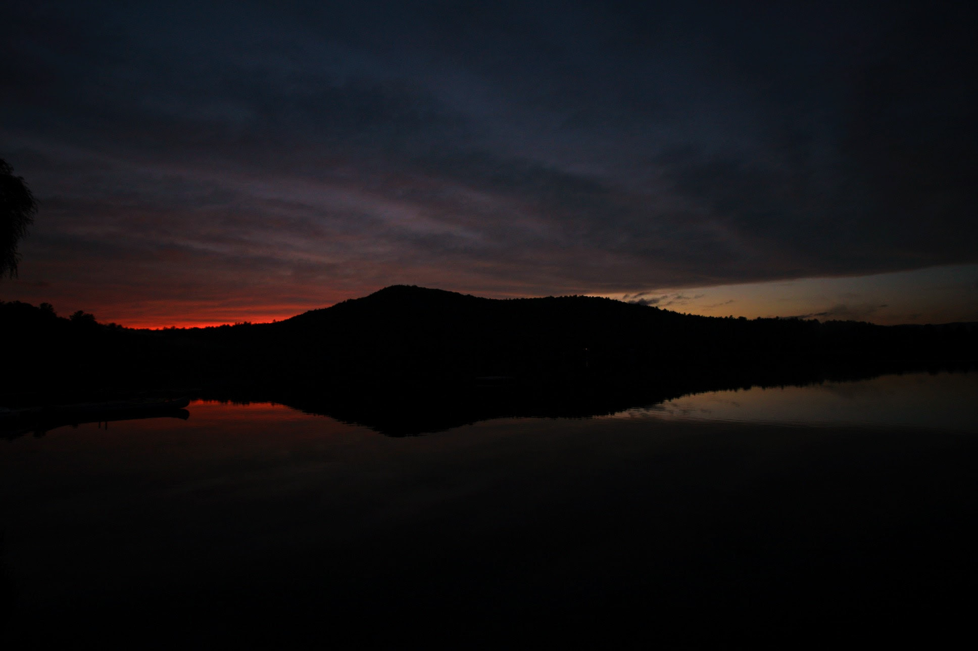 Canon EOS 40D + Canon EF-S 10-18mm F4.5–5.6 IS STM sample photo. Sunset in nh photography