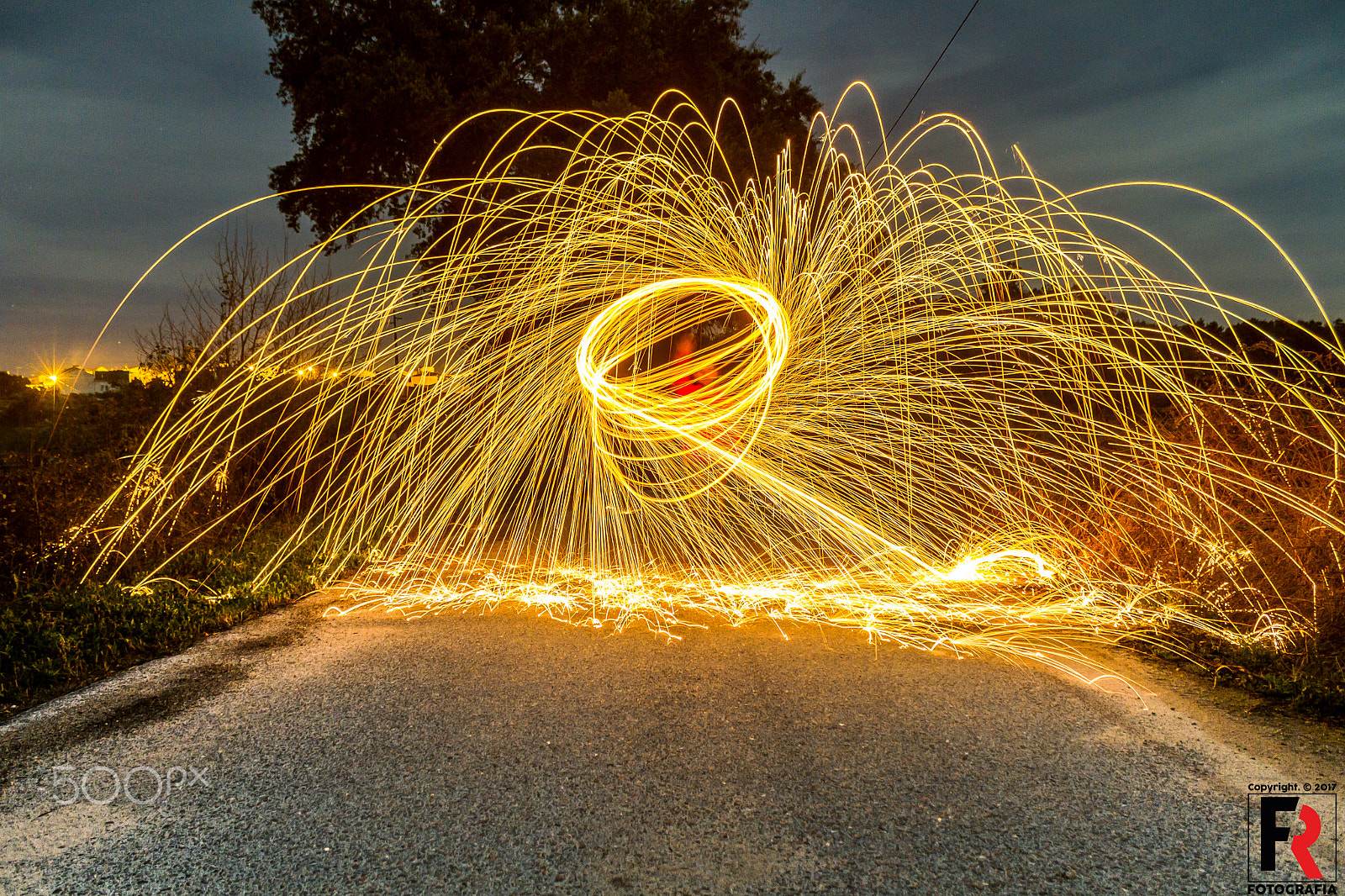 Canon EF-S 18-55mm F3.5-5.6 III sample photo. Light splash photography