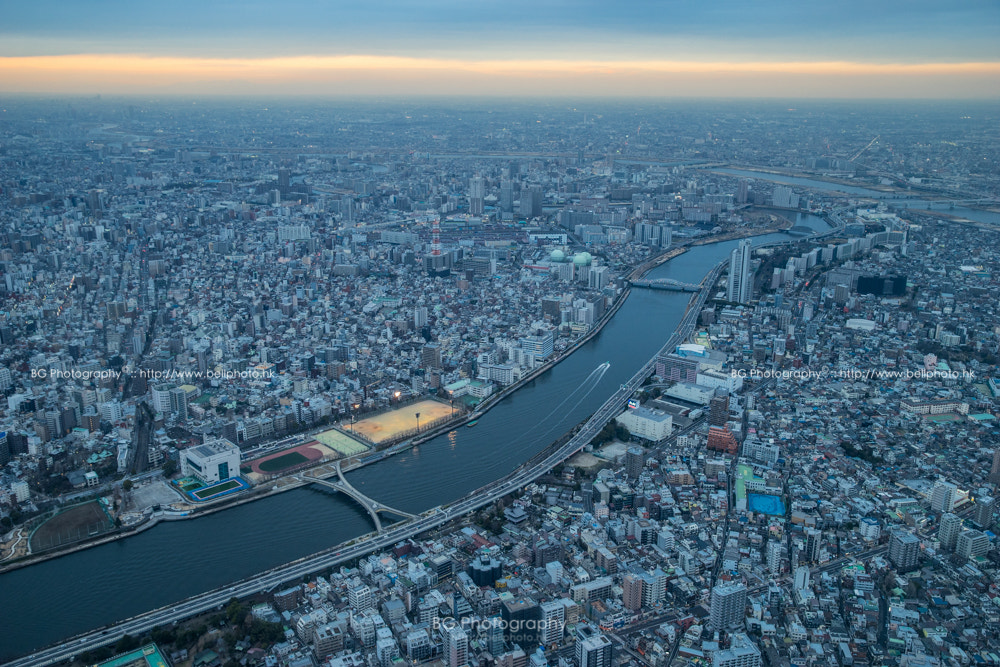 Sony a7 II + Canon EF 85mm F1.2L II USM sample photo. Tokyo cityscape. photography