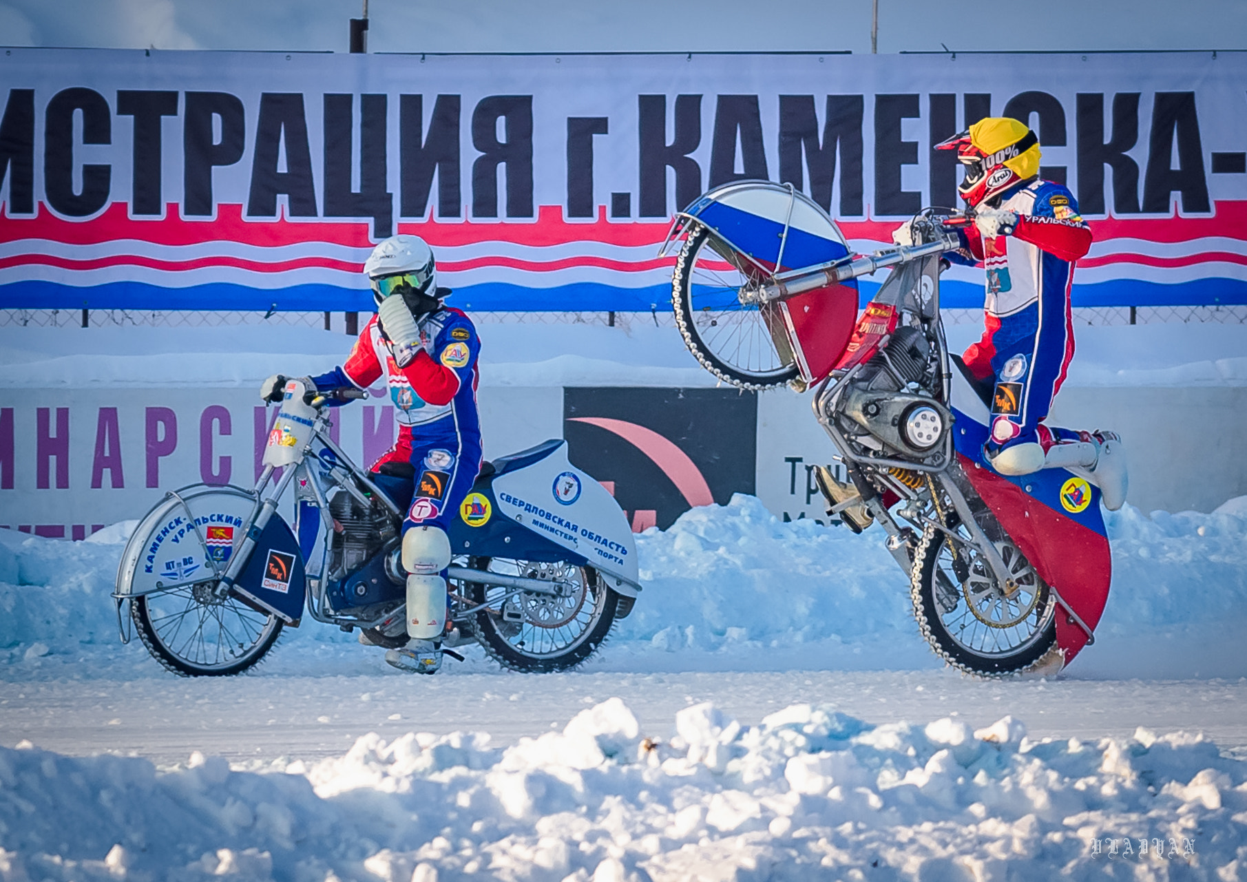 Nikon AF-S Nikkor 70-200mm F4G ED VR sample photo. Ice speedway russia photography