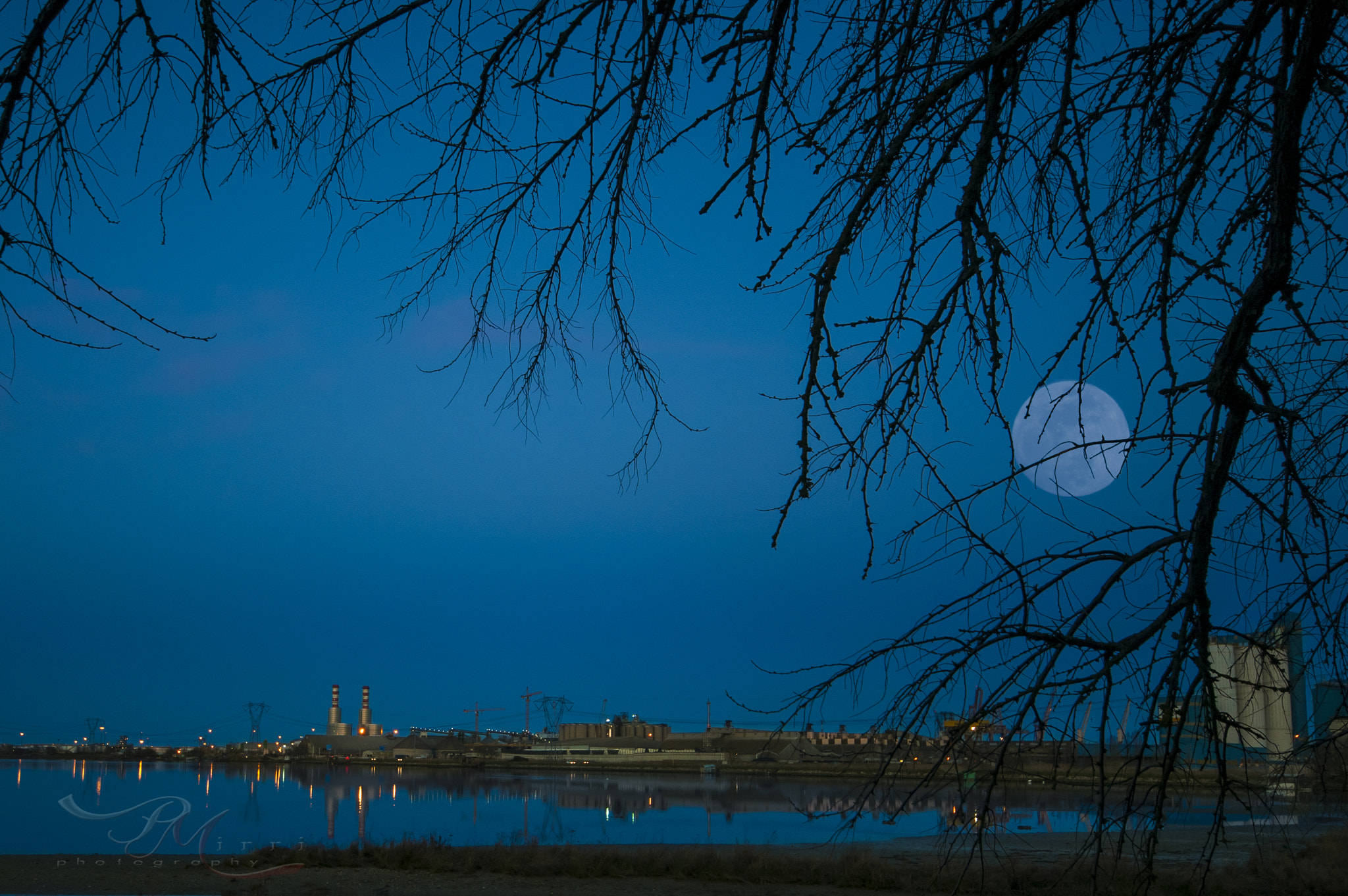 Sigma 10-20mm F4-5.6 EX DC HSM sample photo. Blue moon photography
