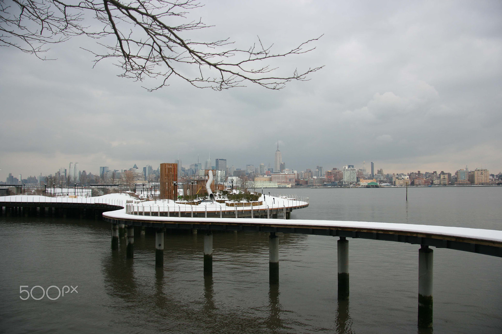 Canon EF-S 17-85mm F4-5.6 IS USM sample photo. Winter playground with new york in distance photography
