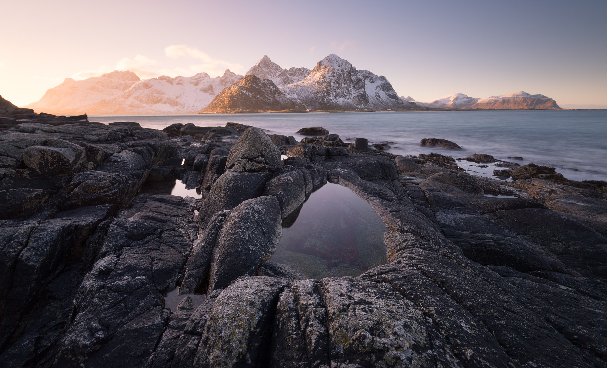 Nikon D5 + Nikon AF-S Nikkor 16-35mm F4G ED VR sample photo. Lofoten #7 photography