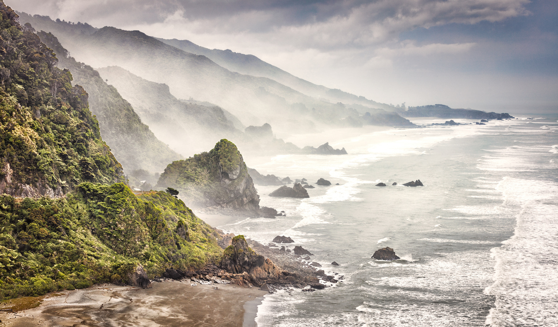 Canon EOS 5DS sample photo. Lonely foggy beach photography