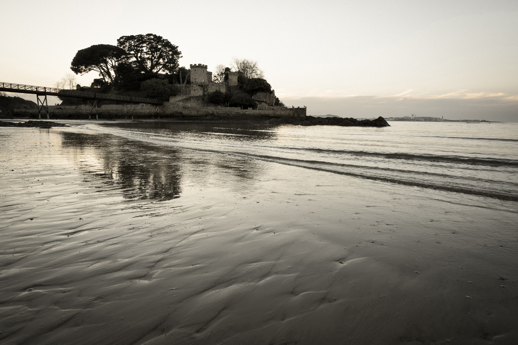 Fujifilm X-T2 sample photo. Santa cruz castle at low tide photography