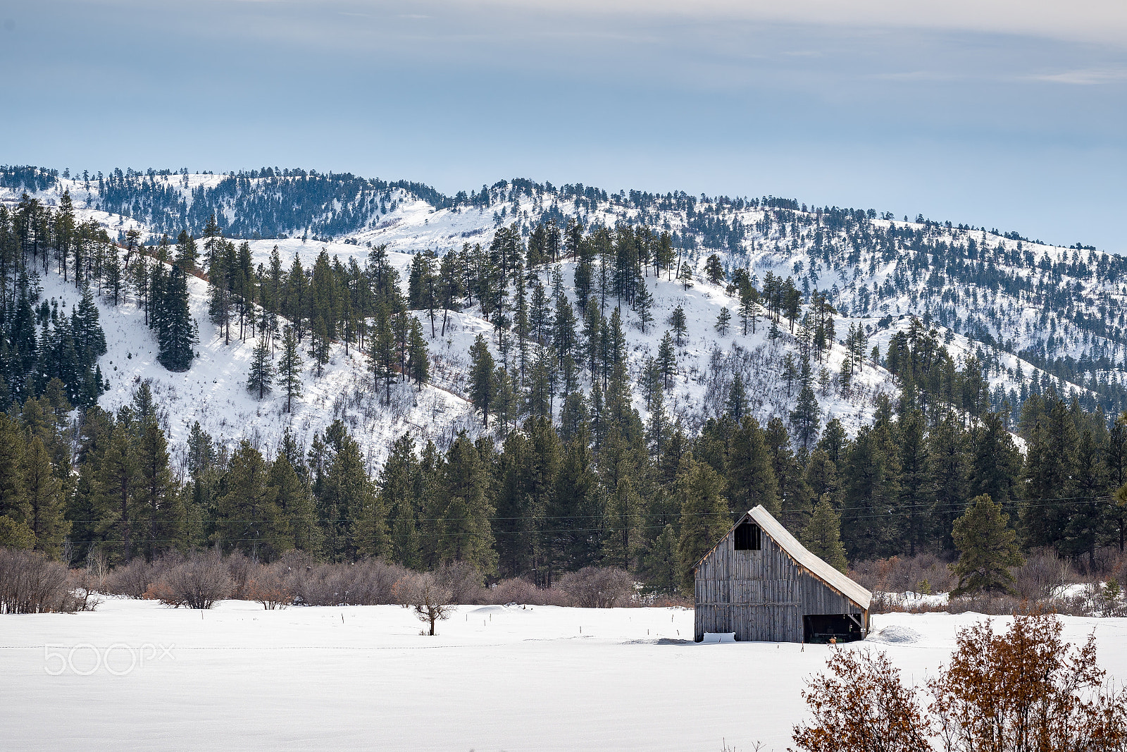 Nikon AF-S Nikkor 70-200mm F4G ED VR sample photo. Barn in snow photography