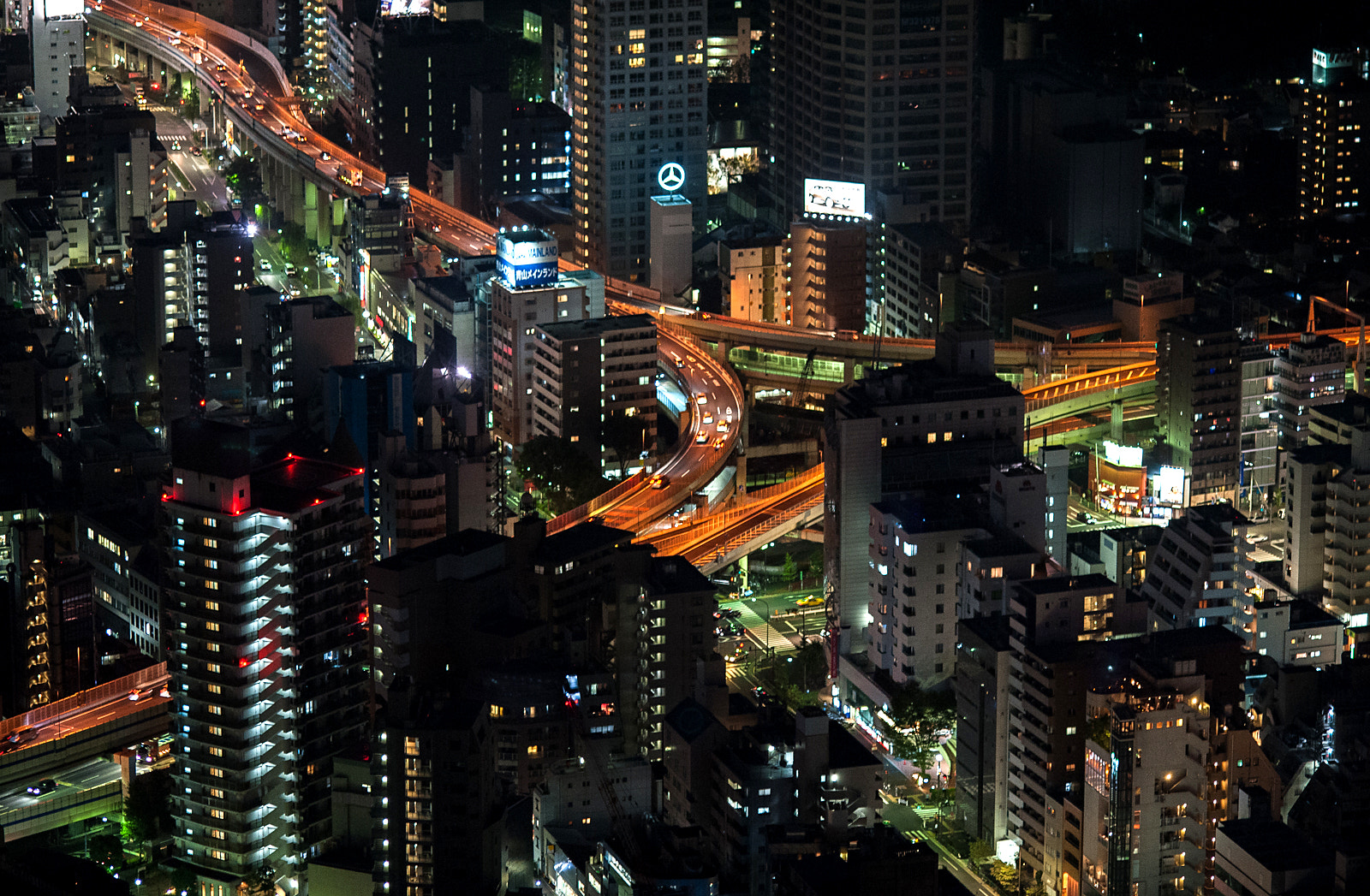 Nikon D700 + AF DC-Nikkor 135mm f/2D sample photo. Tokyo night photography