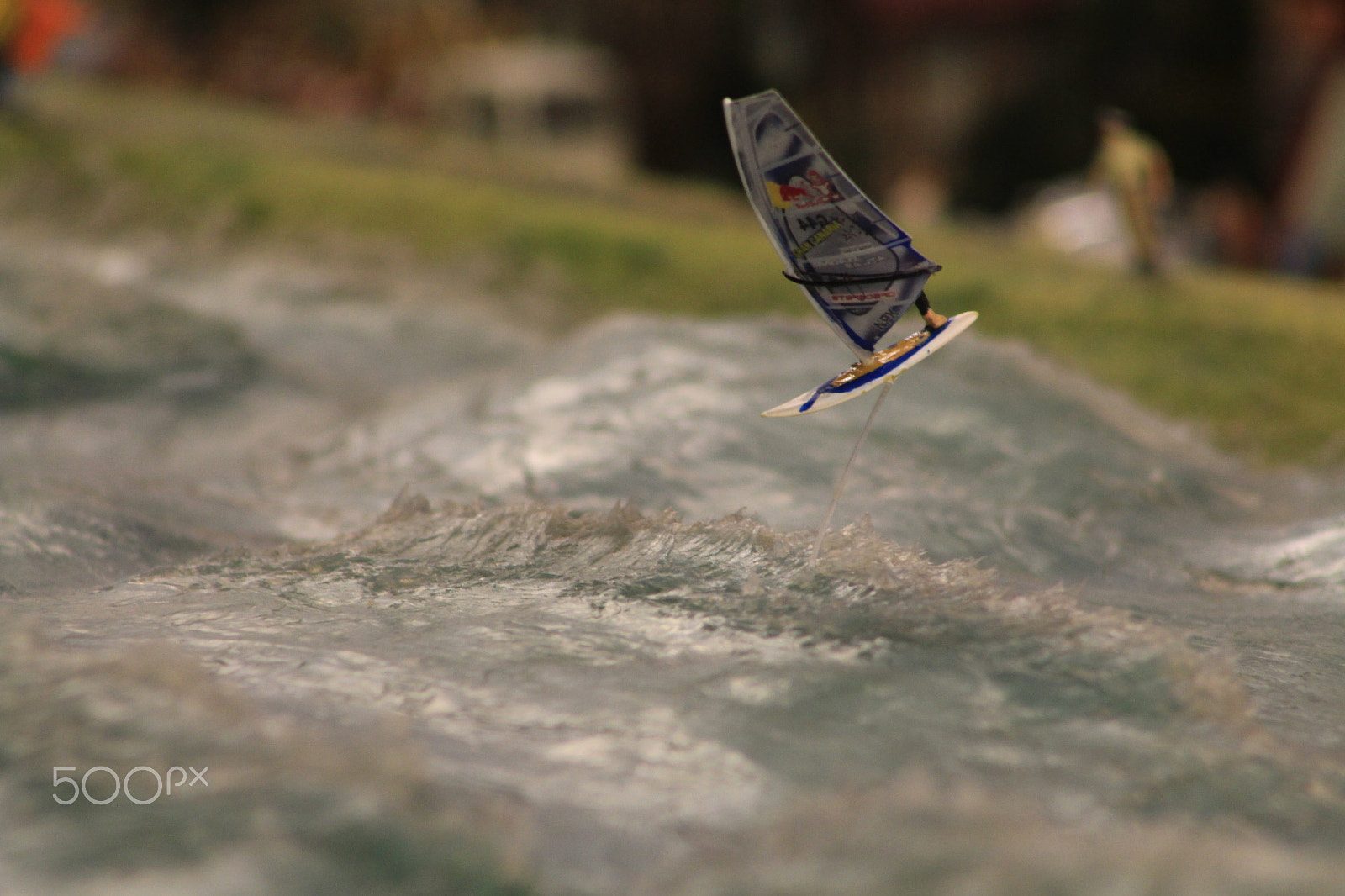 Canon EOS 700D (EOS Rebel T5i / EOS Kiss X7i) + EF75-300mm f/4-5.6 sample photo. Surfing miniature photography