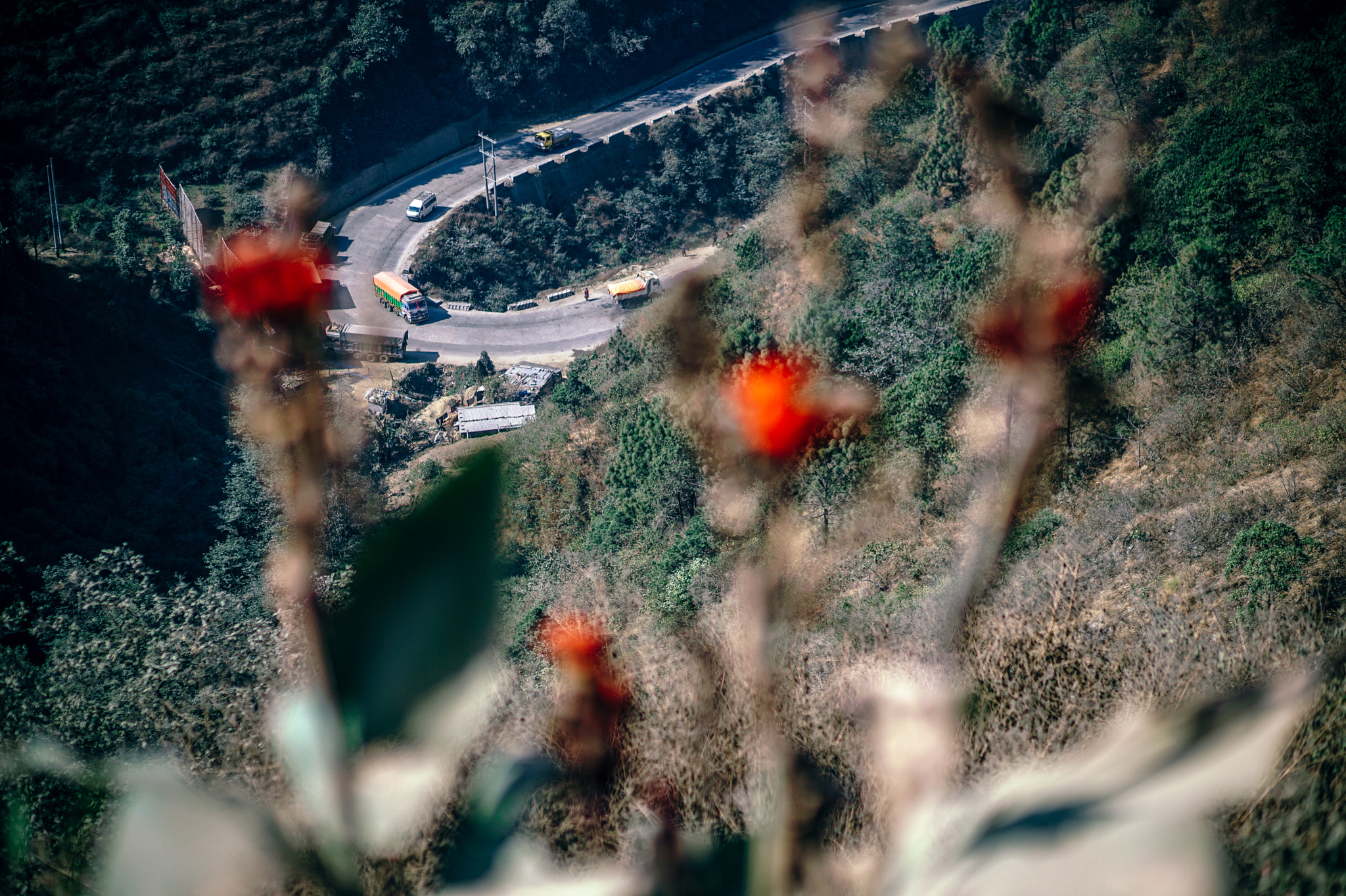 DT 85mm F1.8 SAM sample photo. Curvy highway photography