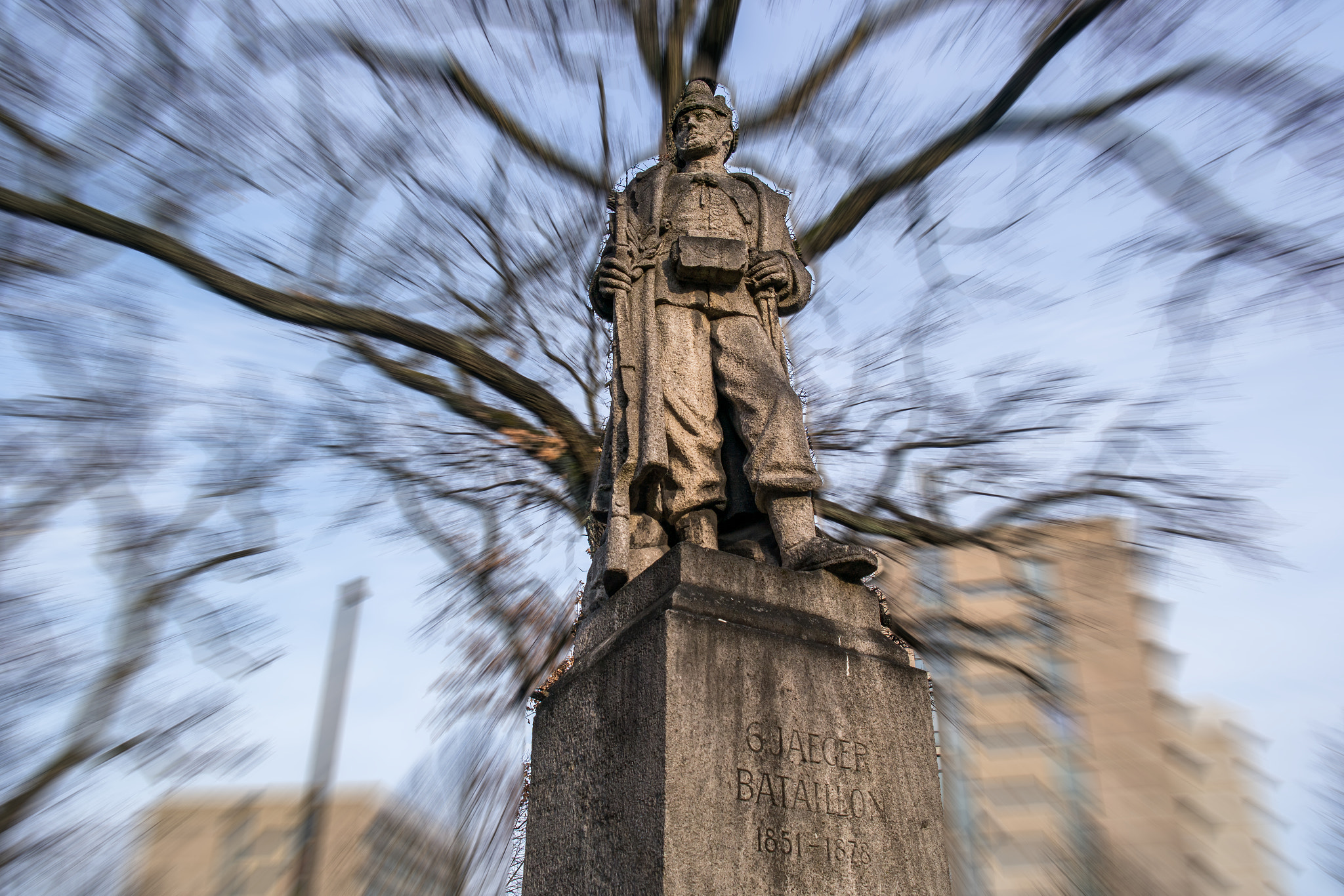 Samsung NX300 + Samsung NX 18-55mm F3.5-5.6 OIS sample photo. Statue photography