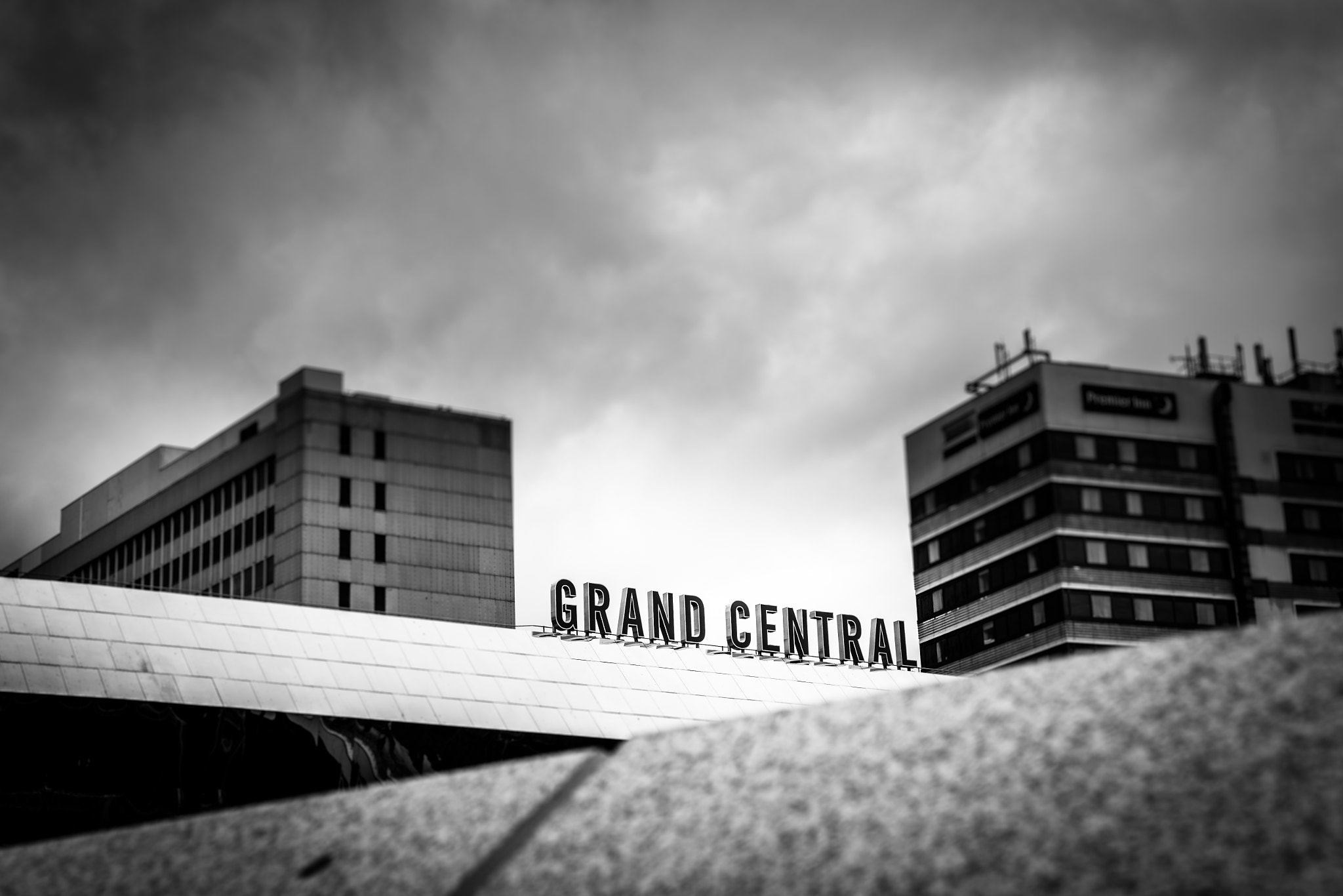 Nikon D7100 + Sigma 18-35mm F1.8 DC HSM Art sample photo. Grand central photography
