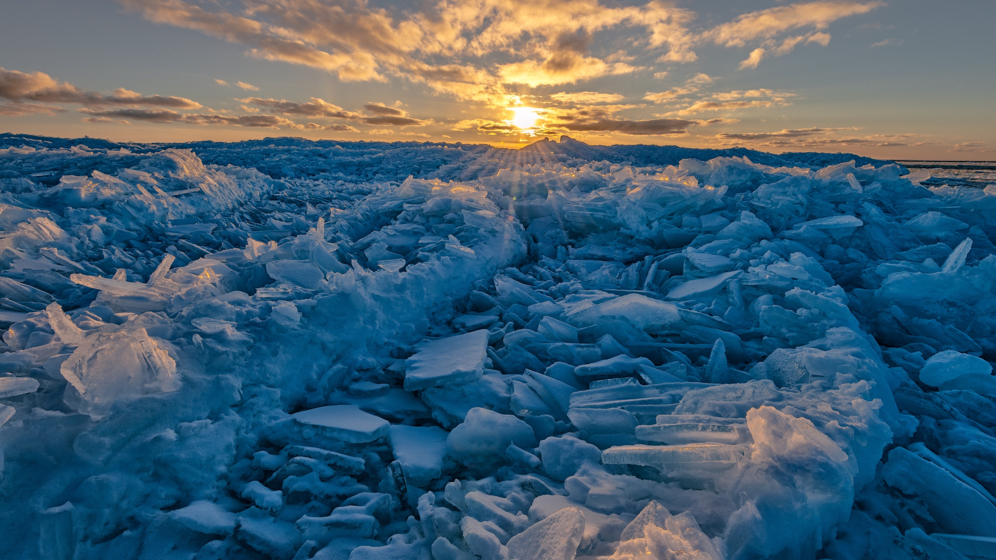Nikon AF-S Nikkor 16-35mm F4G ED VR sample photo. Ice blocks photography