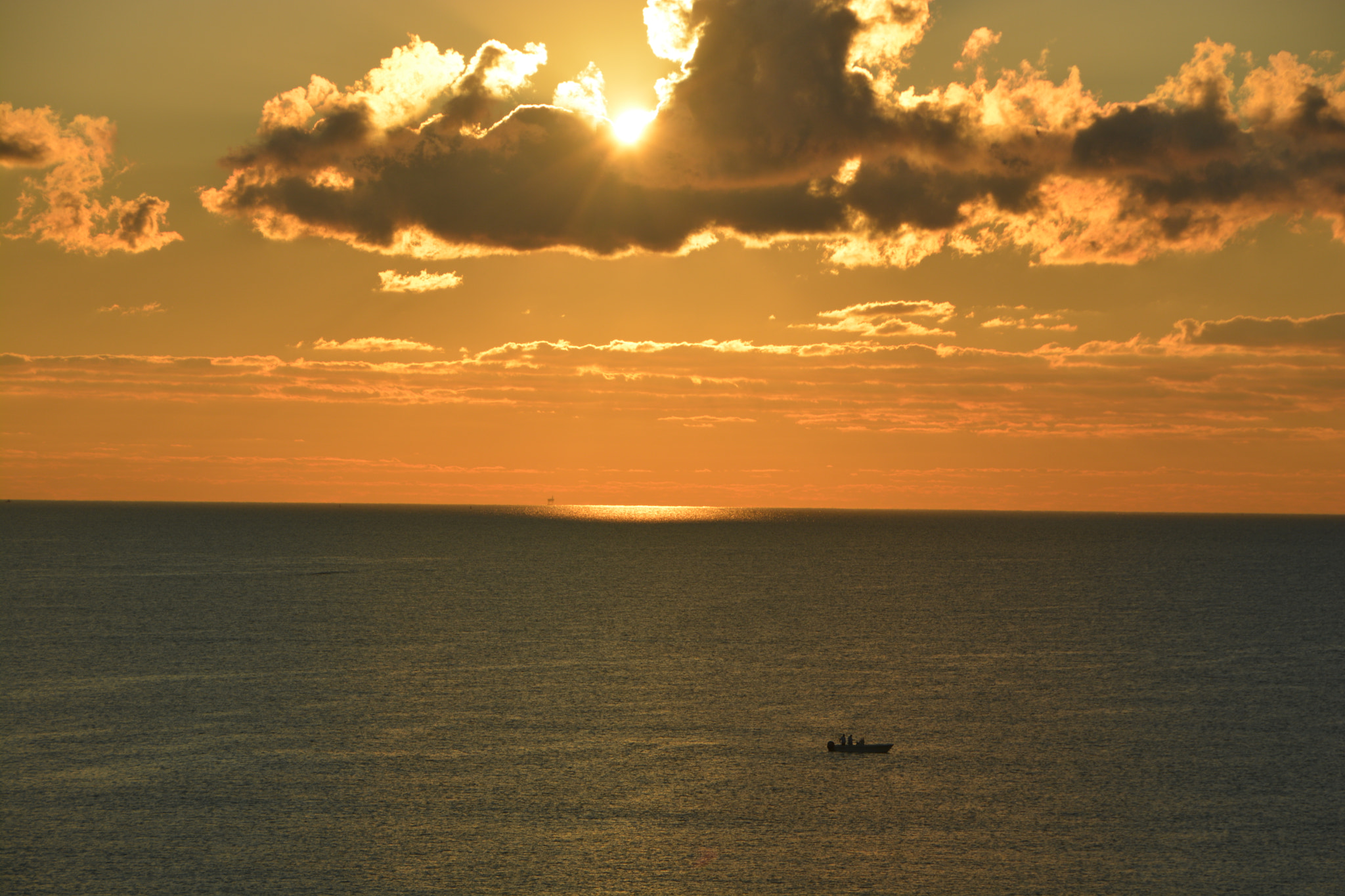 Nikon D7100 + Sigma 18-250mm F3.5-6.3 DC OS HSM sample photo. Sunrise in virginia beach photography