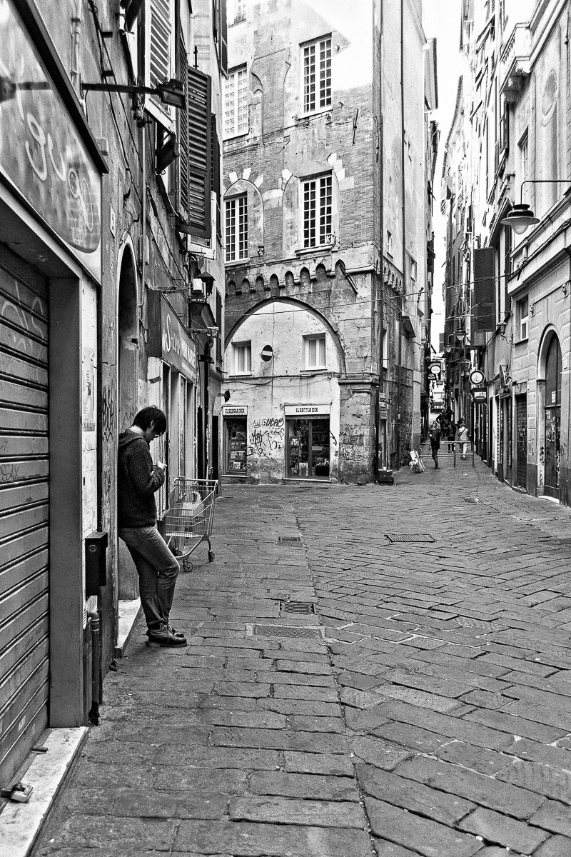 Canon EOS 5D sample photo. Vicoli di genova photography