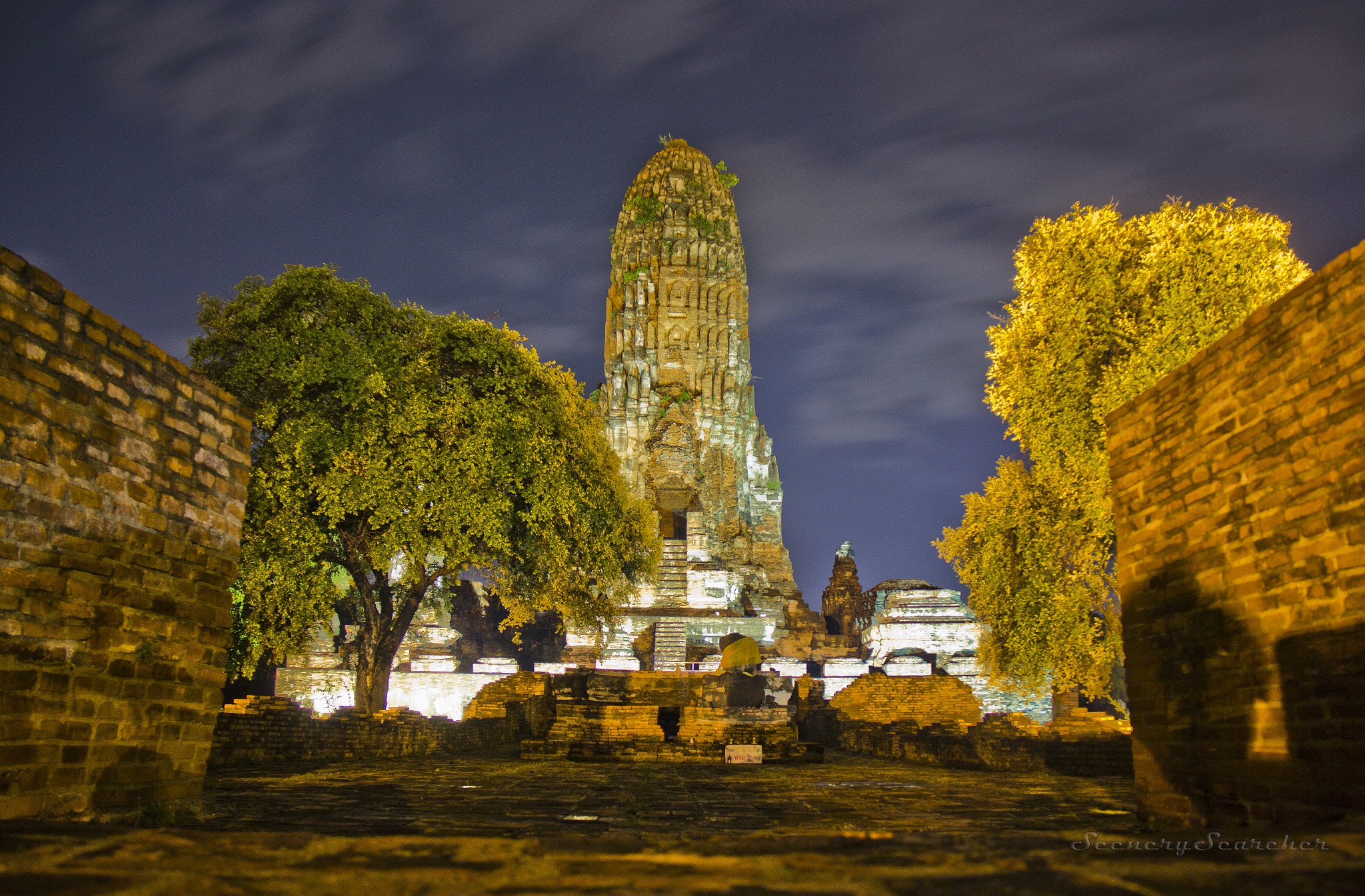 Canon EOS 600D (Rebel EOS T3i / EOS Kiss X5) + Canon EF-S 18-200mm F3.5-5.6 IS sample photo. Ayutthaya temple night shot photography