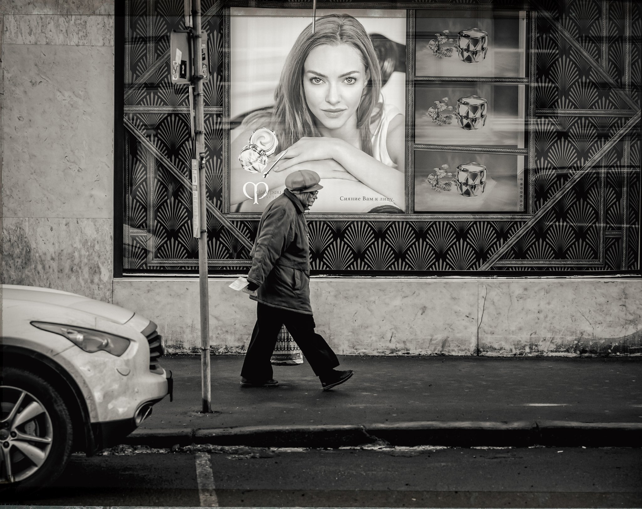 Leica APO-Summicron-M 90mm F2 ASPH sample photo. City and people photography