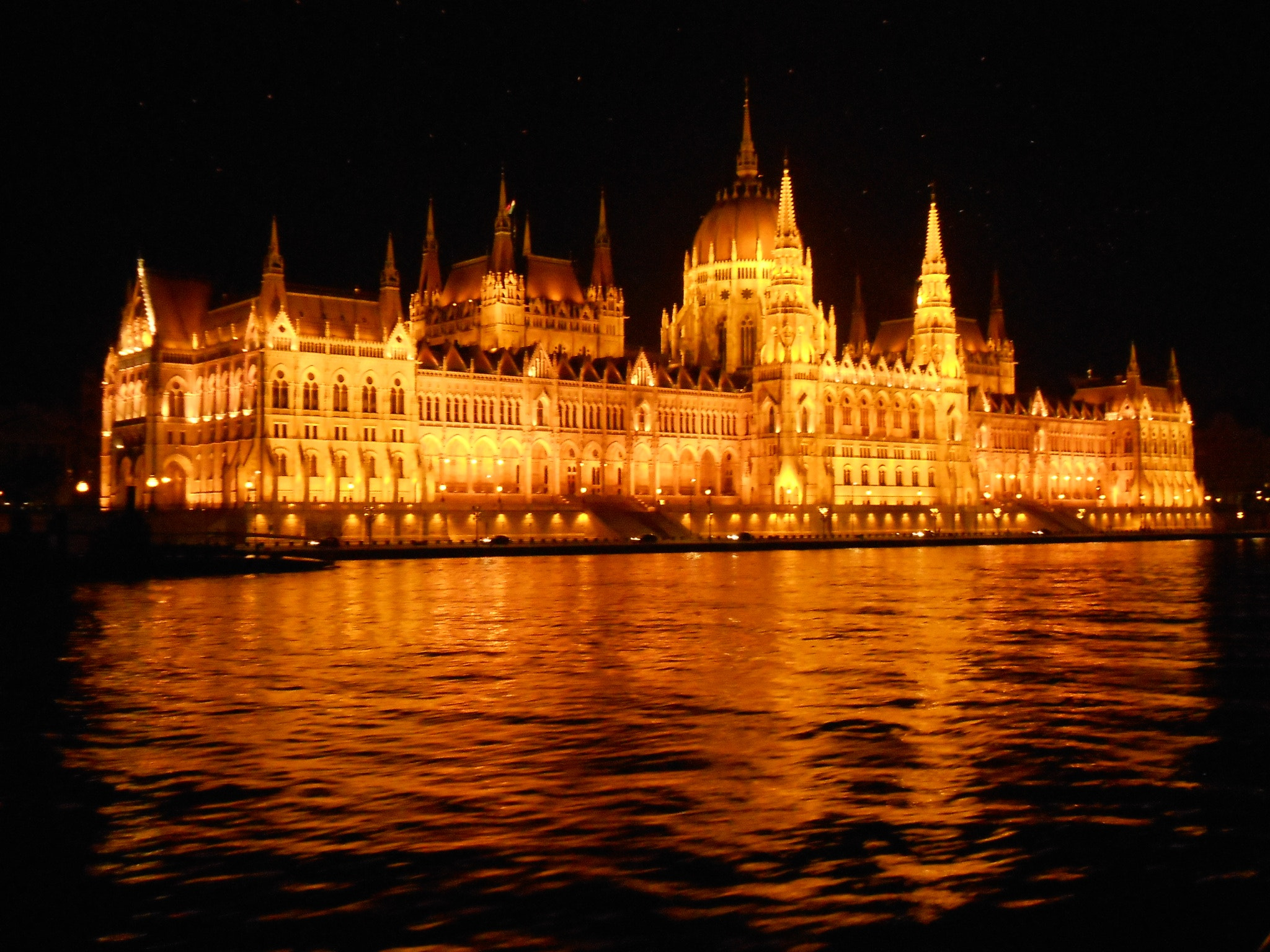 Nikon COOLPIX S2700 sample photo. Budapest parlament building photography
