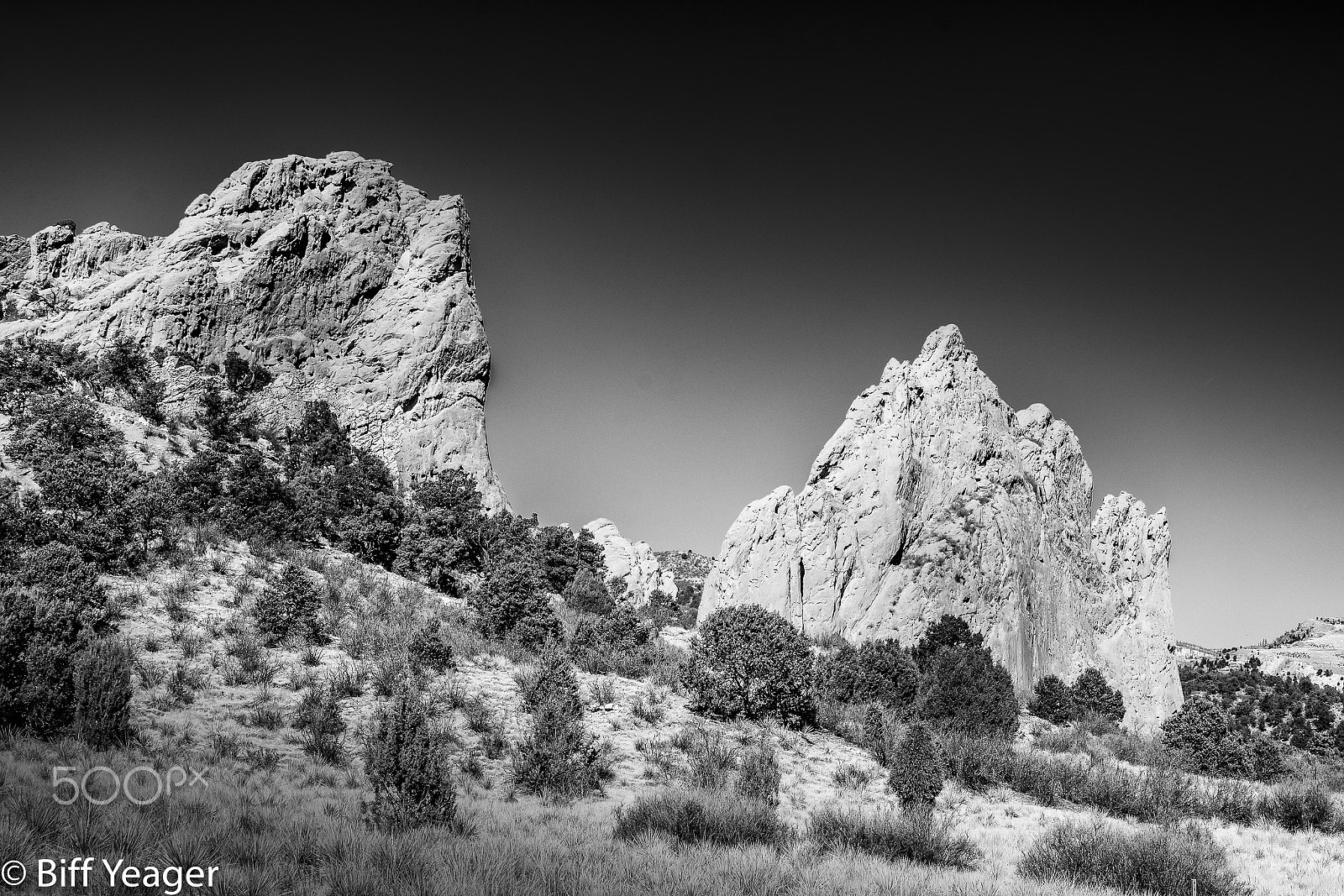 Nikon AF Nikkor 24-85mm F2.8-4D IF sample photo. Garden of the gods bw photography
