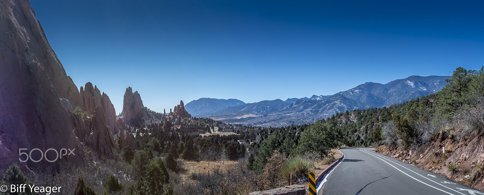 Nikon AF Nikkor 24-85mm F2.8-4D IF sample photo. Garden of the gods pano photography