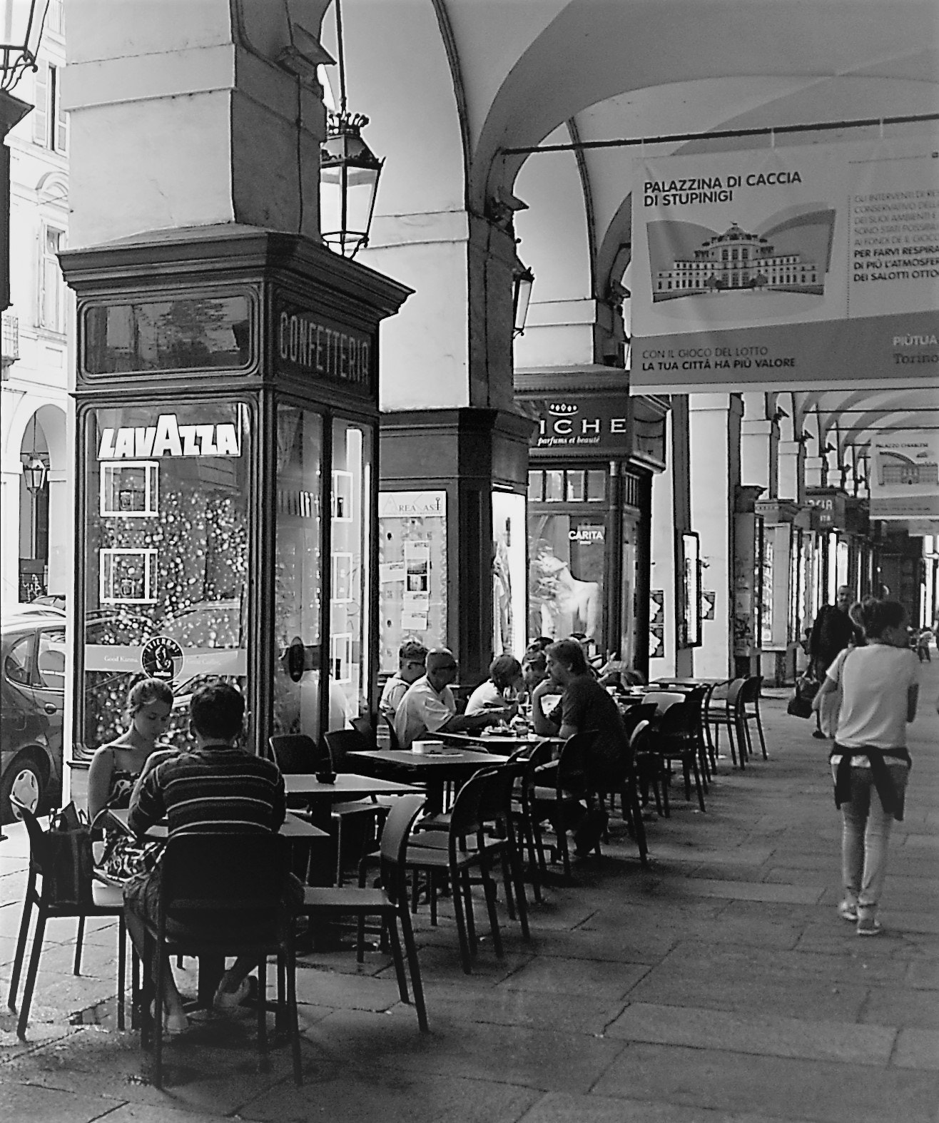 Sony Alpha DSLR-A100 sample photo. Torino's evening photography