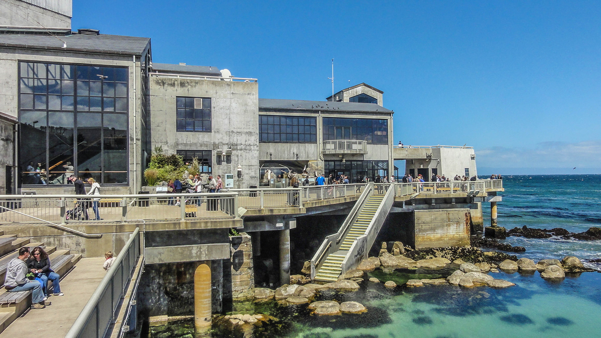 Sony DSC-HX5V sample photo. Monterey bay aquarium / ocean stairway photography