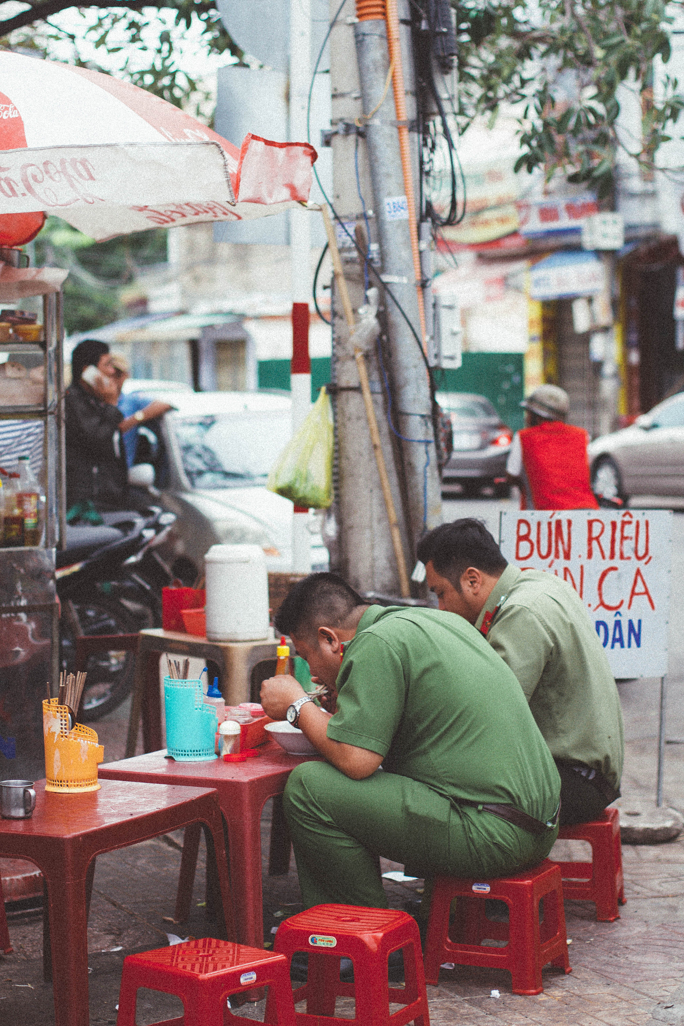 Canon EOS 700D (EOS Rebel T5i / EOS Kiss X7i) + Canon EF 50mm F1.4 USM sample photo. Vietnam photography