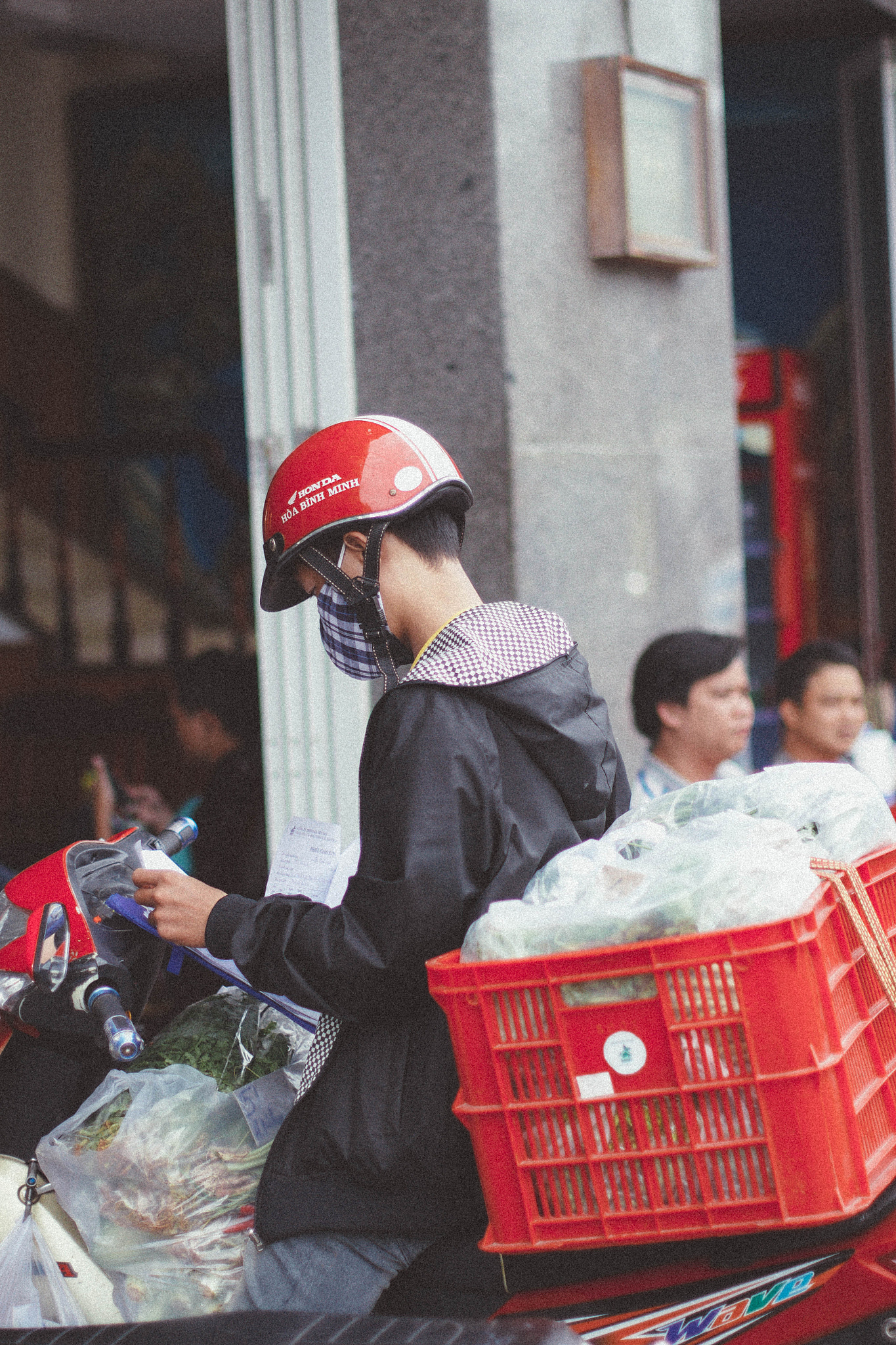 Canon EOS 700D (EOS Rebel T5i / EOS Kiss X7i) + Canon EF 50mm F1.4 USM sample photo. Vietnam photography