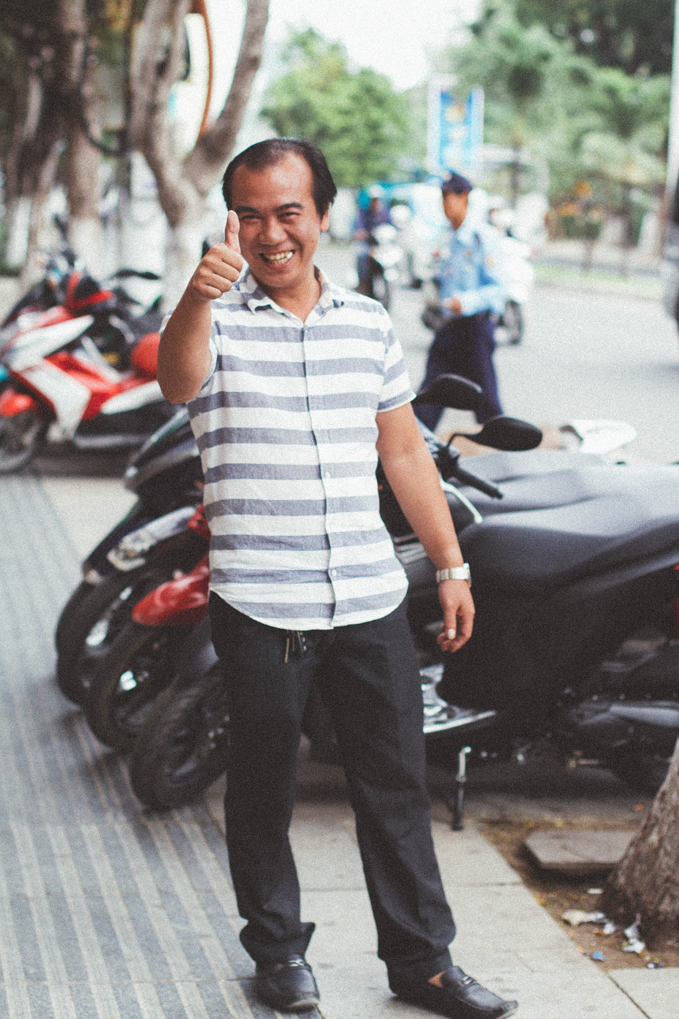 Canon EOS 700D (EOS Rebel T5i / EOS Kiss X7i) + Canon EF 50mm F1.4 USM sample photo. Vietnam photography