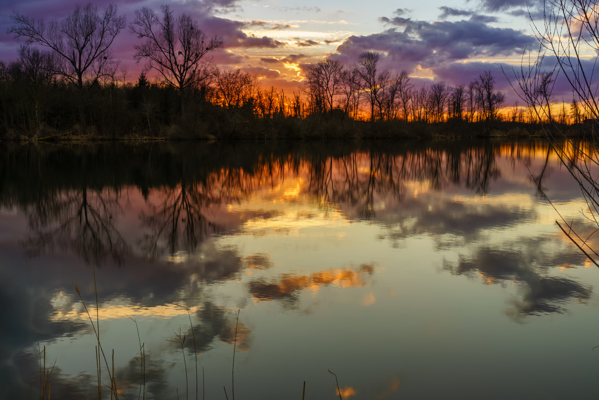 Sony a7R + Sony FE 24-70mm F2.8 GM sample photo. When the horizon burns photography