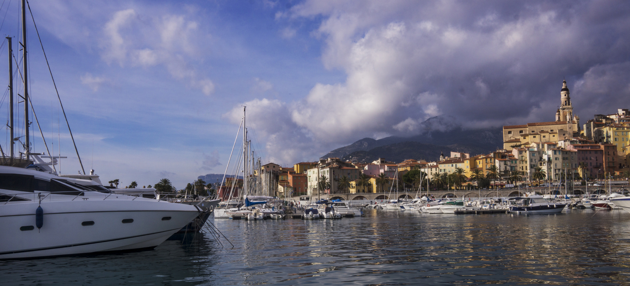 Sony Alpha NEX-7 + Sigma 19mm F2.8 EX DN sample photo. French riviera photography