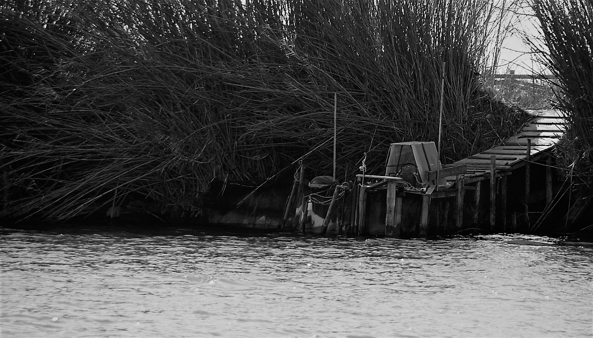 Sony DT 18-200mm F3.5-6.3 sample photo. Old river dock photography