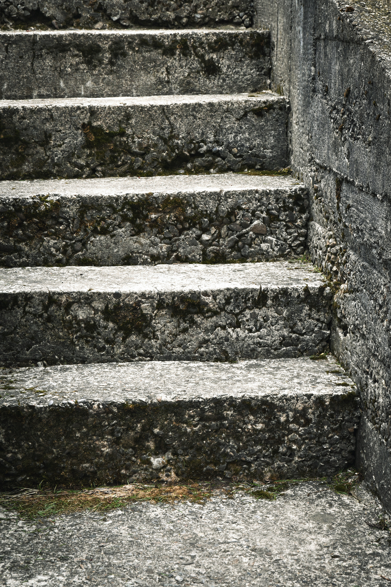 Nikon D5500 sample photo. Old concrete stairs photography