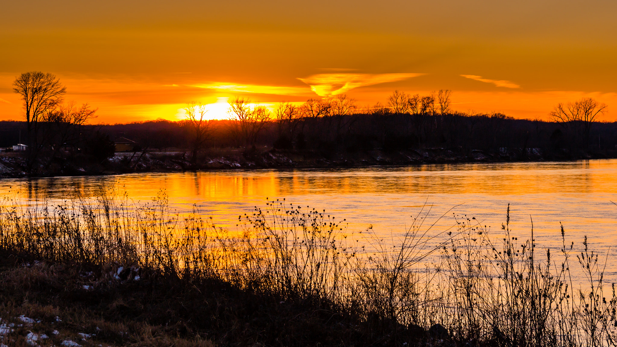 Canon EF-S 17-55mm F2.8 IS USM sample photo. River sunset photography