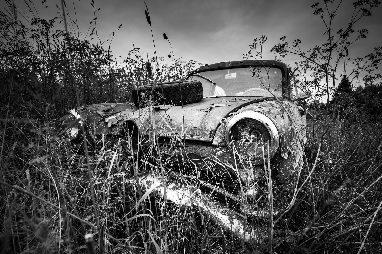 Canon EF 16-35mm F4L IS USM sample photo. Last parking photography