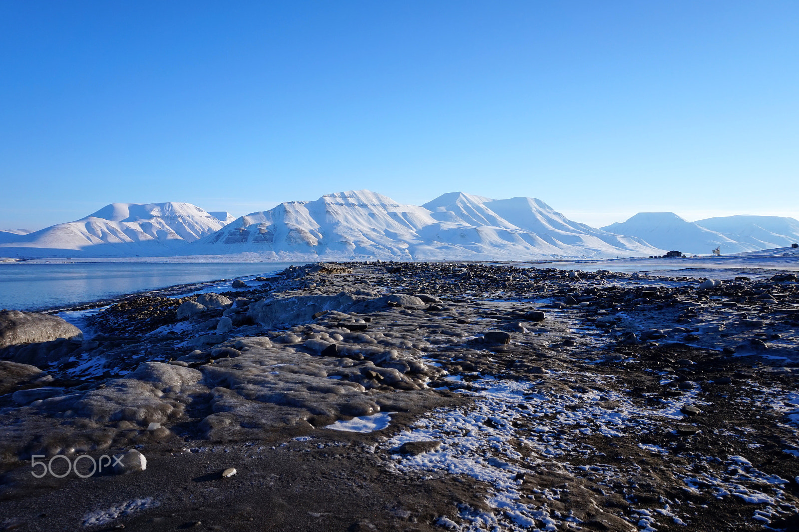 Sony Alpha a5000 (ILCE 5000) + Sony E 18-50mm F4-5.6 sample photo. Svalbard scene photography