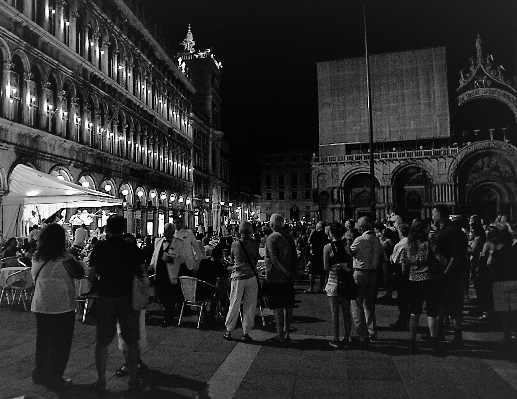 Sony Alpha DSLR-A100 sample photo. Night in san marco photography