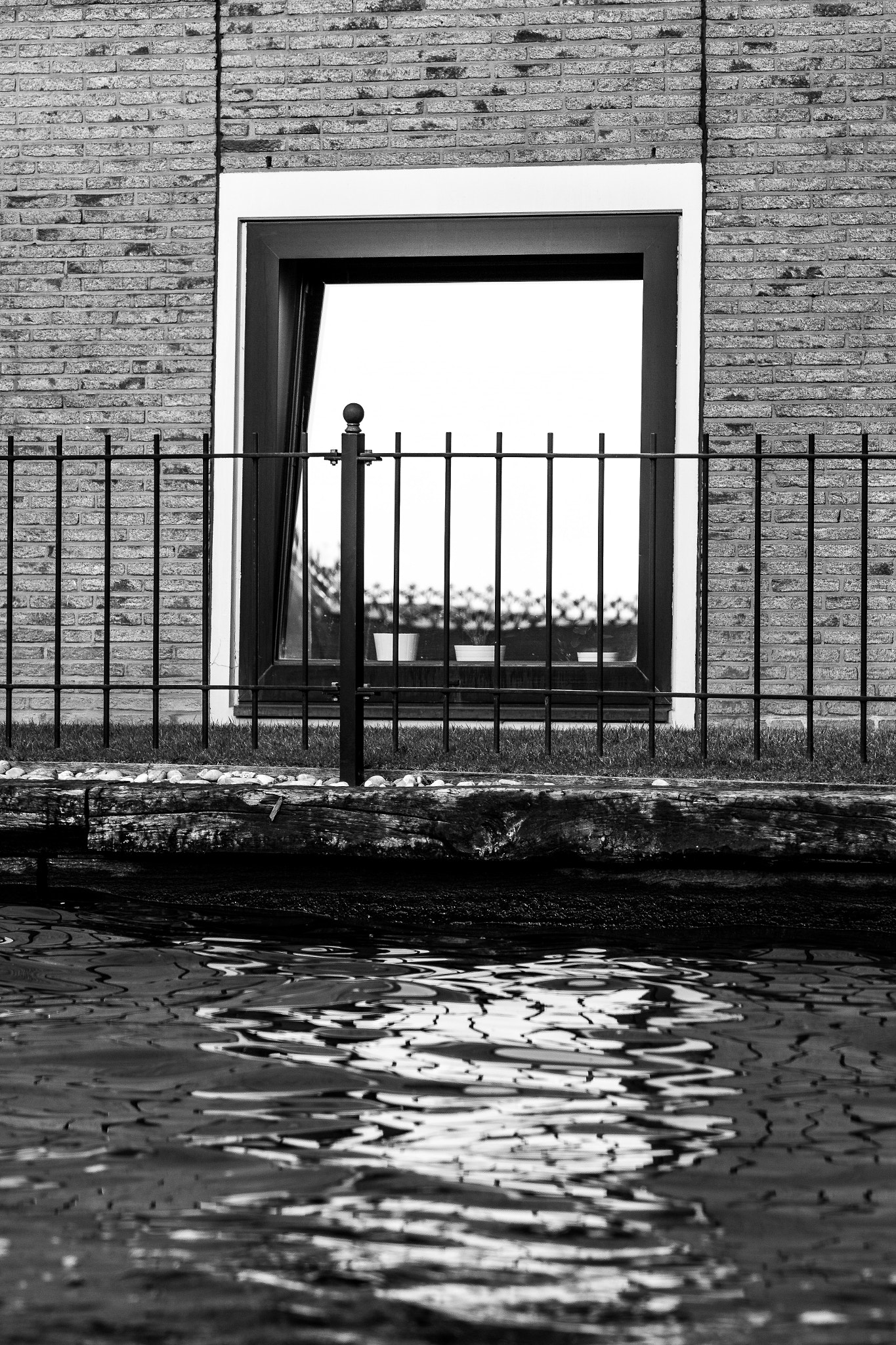 Canon EF 70-200mm F2.8L IS II USM sample photo. Amsterdan window photography