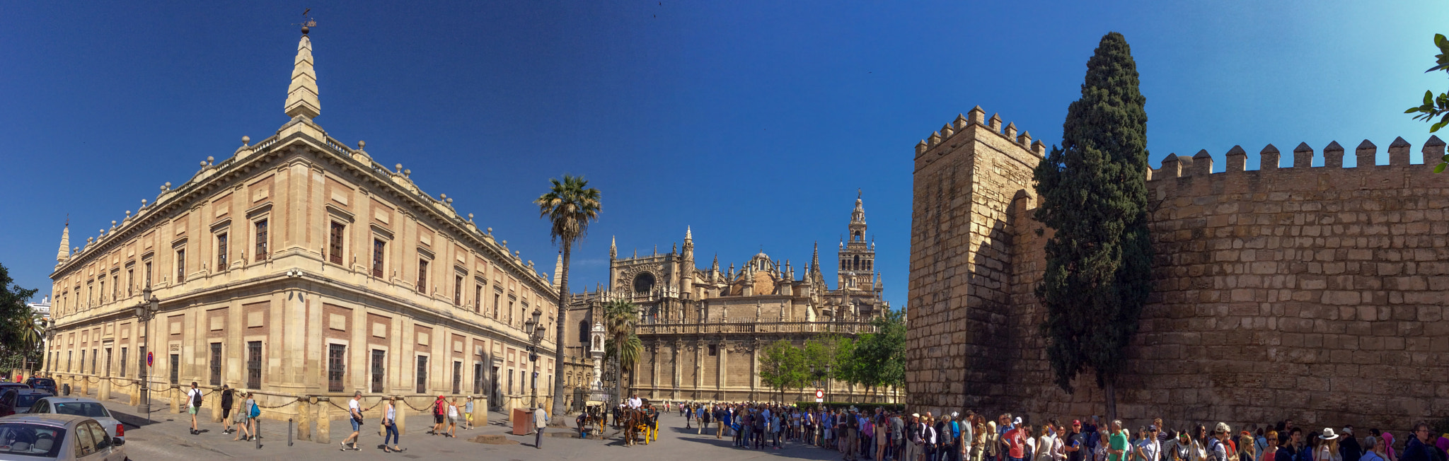 iPad mini 2 back camera 3.3mm f/2.4 sample photo. Plaza del triunfo, sevilla, spain. photography