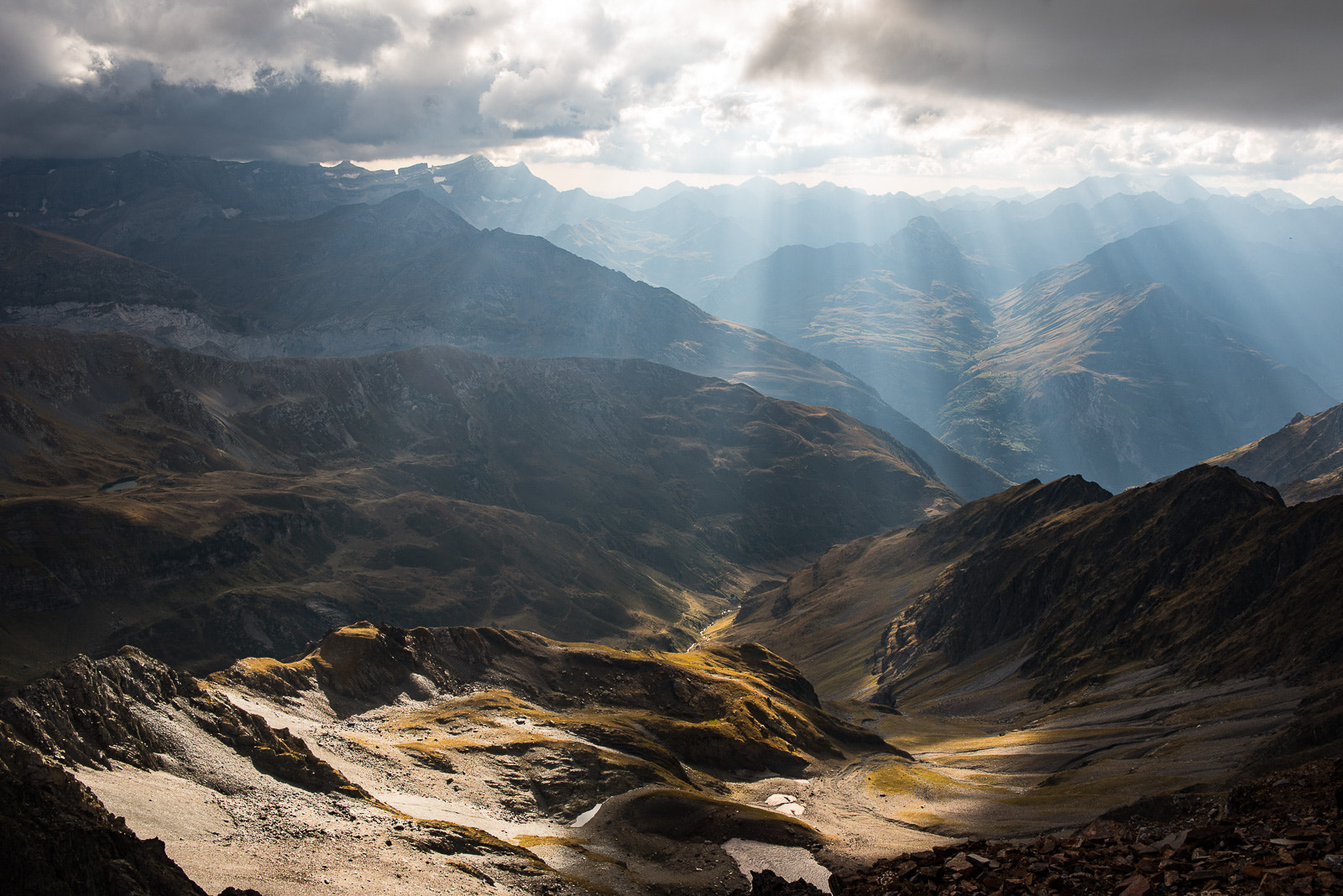 Nikon D750 + Nikon AF-S Nikkor 28mm F1.8G sample photo. From the top of the long peak photography