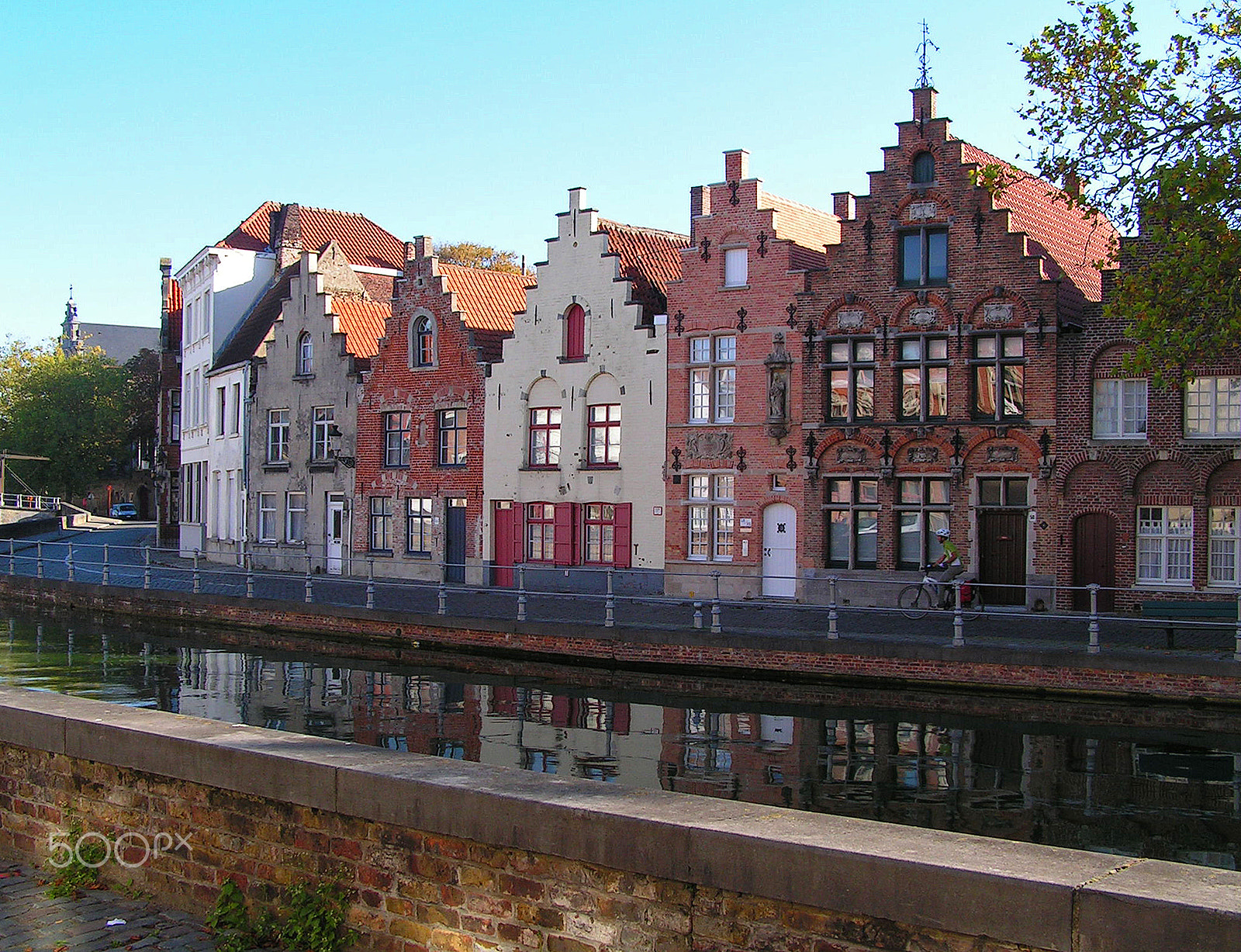 KONICA MINOLTA DiMAGE Z2 sample photo. Crow-stepped gables of bruges photography