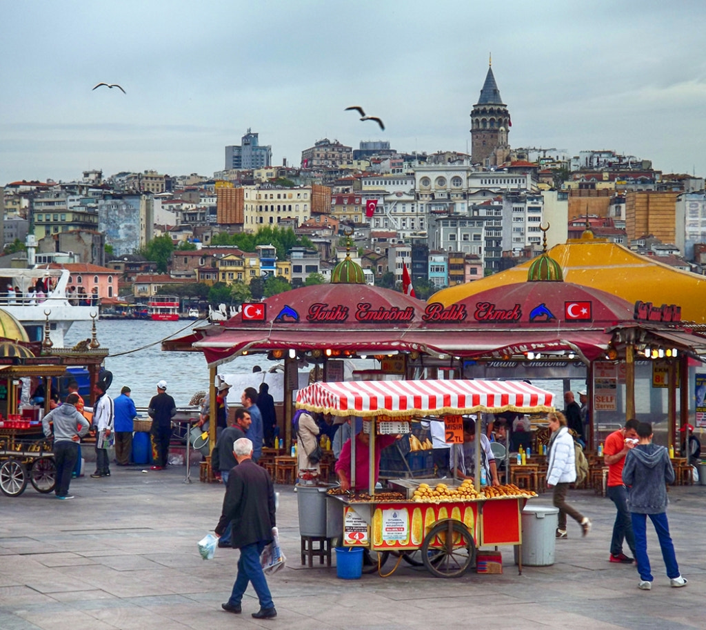 FujiFilm FinePix S4000 (FinePix S4050) sample photo. Eminönü - İstanbul photography