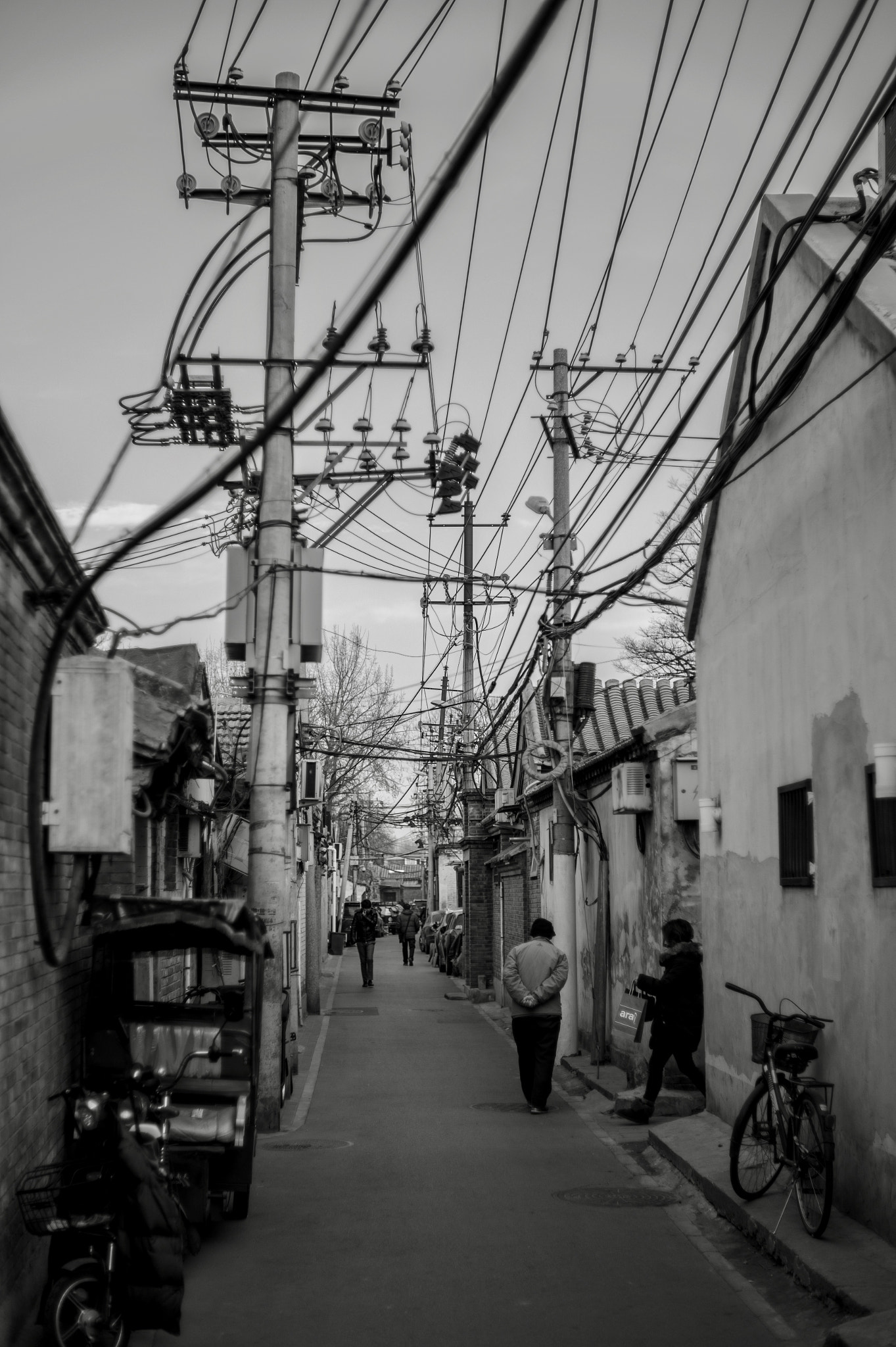 Summilux-M 50mm f/1.4 (II) sample photo. Narrow street in beijing photography