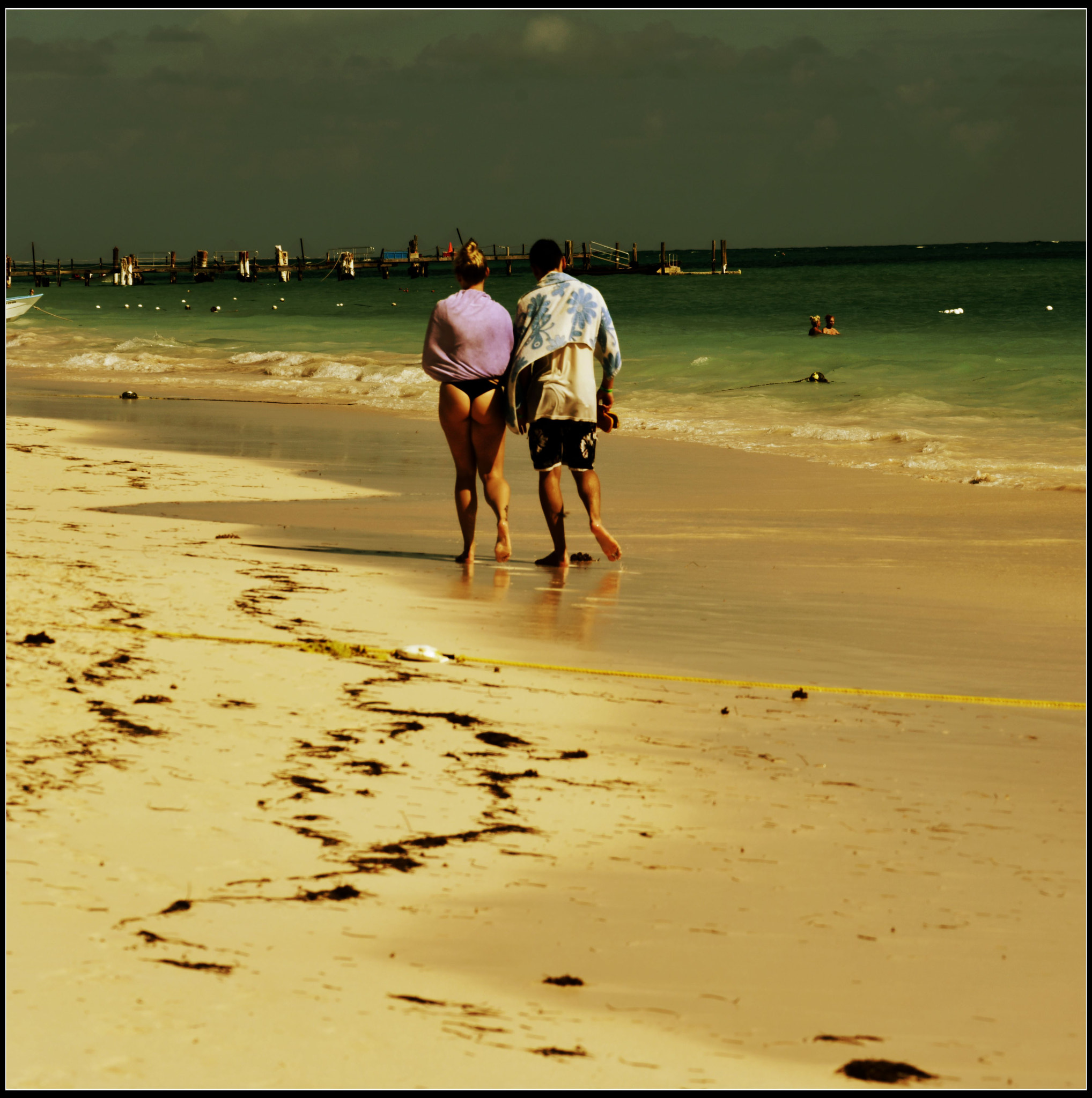 Nikon AF Nikkor 70-300mm F4-5.6G sample photo. Golden beach photography