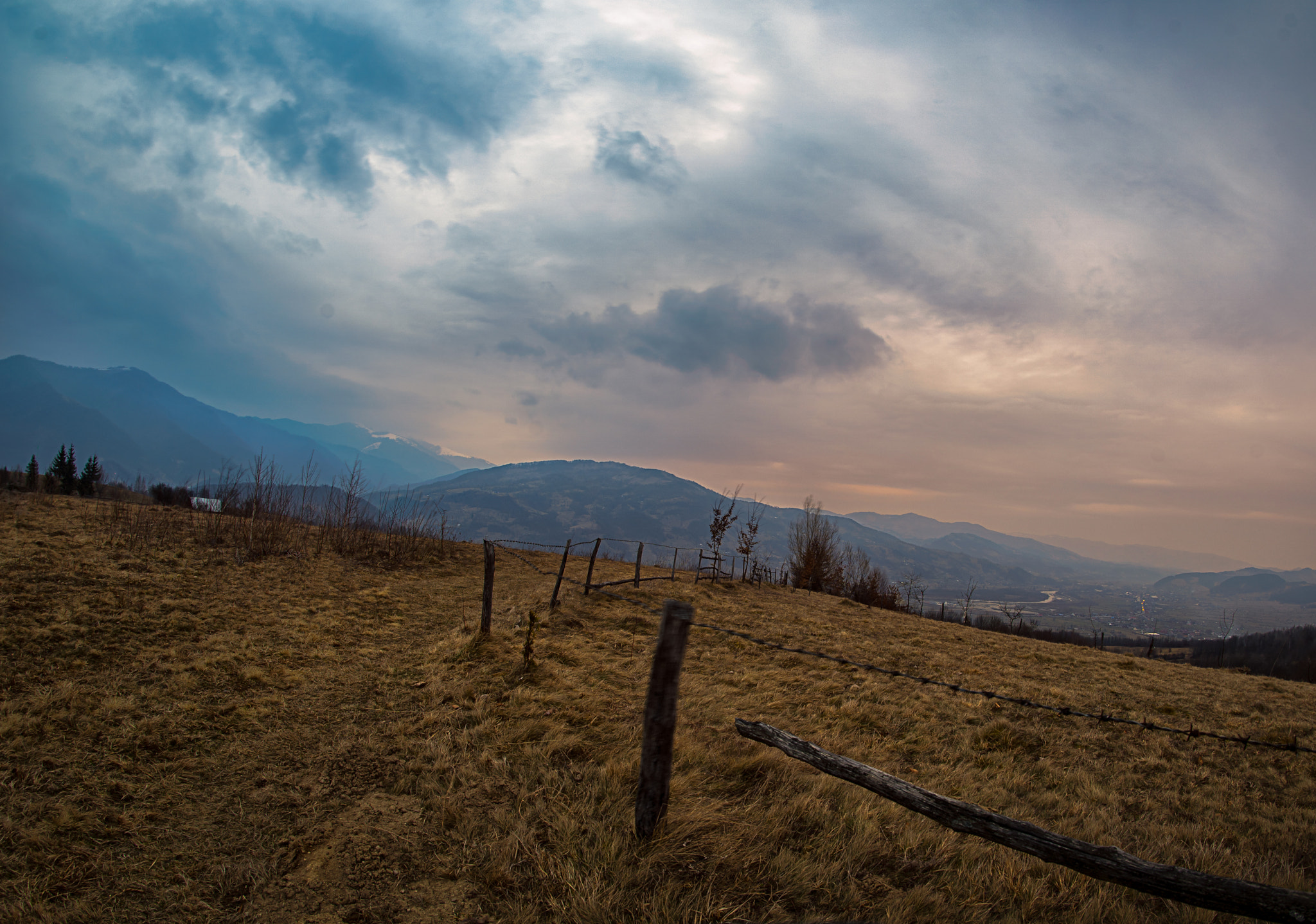 Nikon D810 + Samyang 12mm F2.8 ED AS NCS Fisheye sample photo. Fence photography