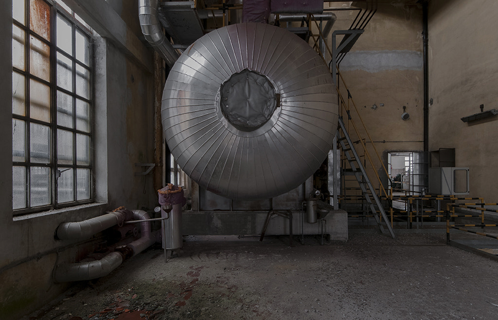 Sigma 10-20mm F4-5.6 EX DC HSM sample photo. Zeppelin photography