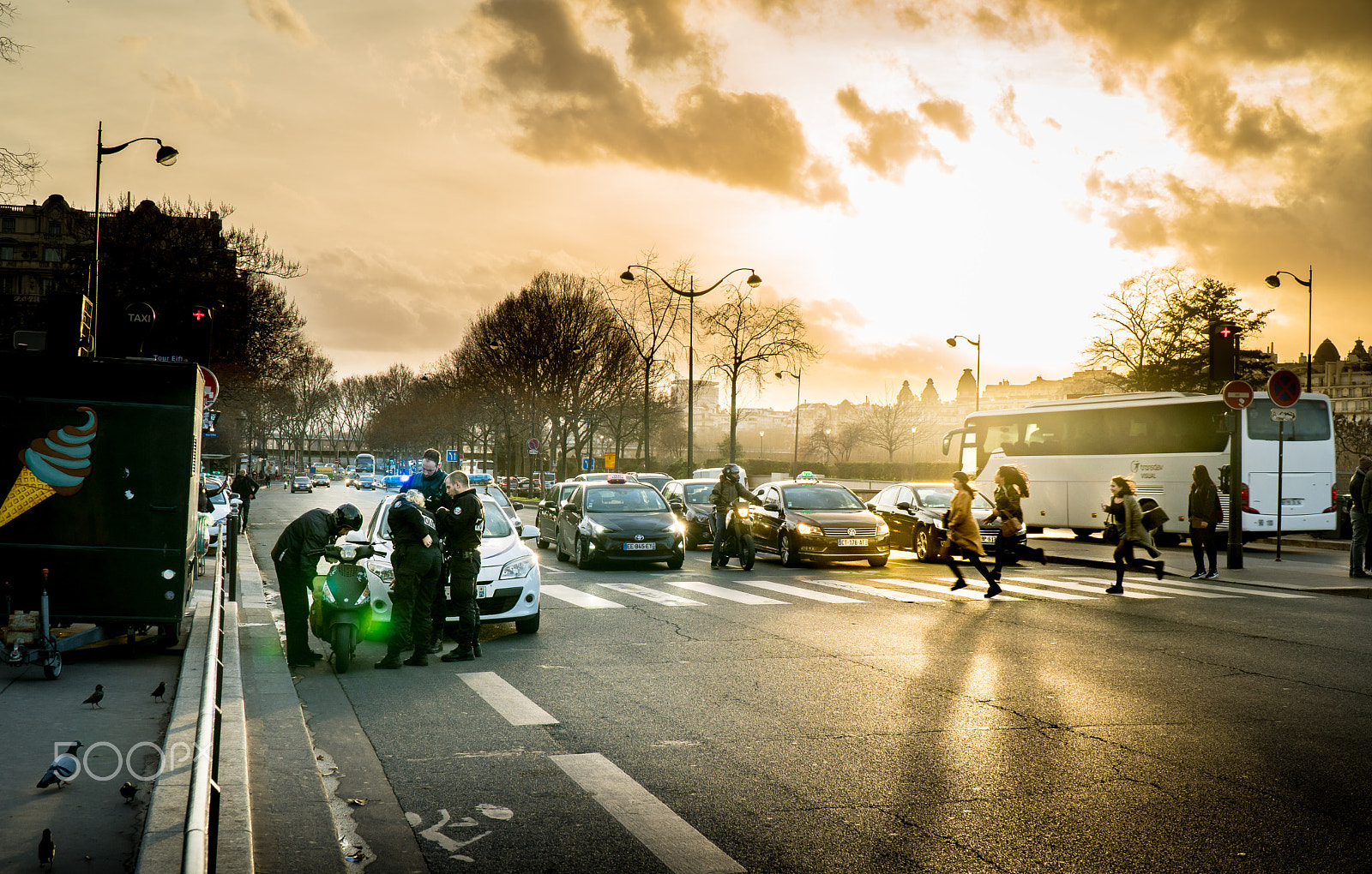 Sony a6500 sample photo. Parisian streets photography