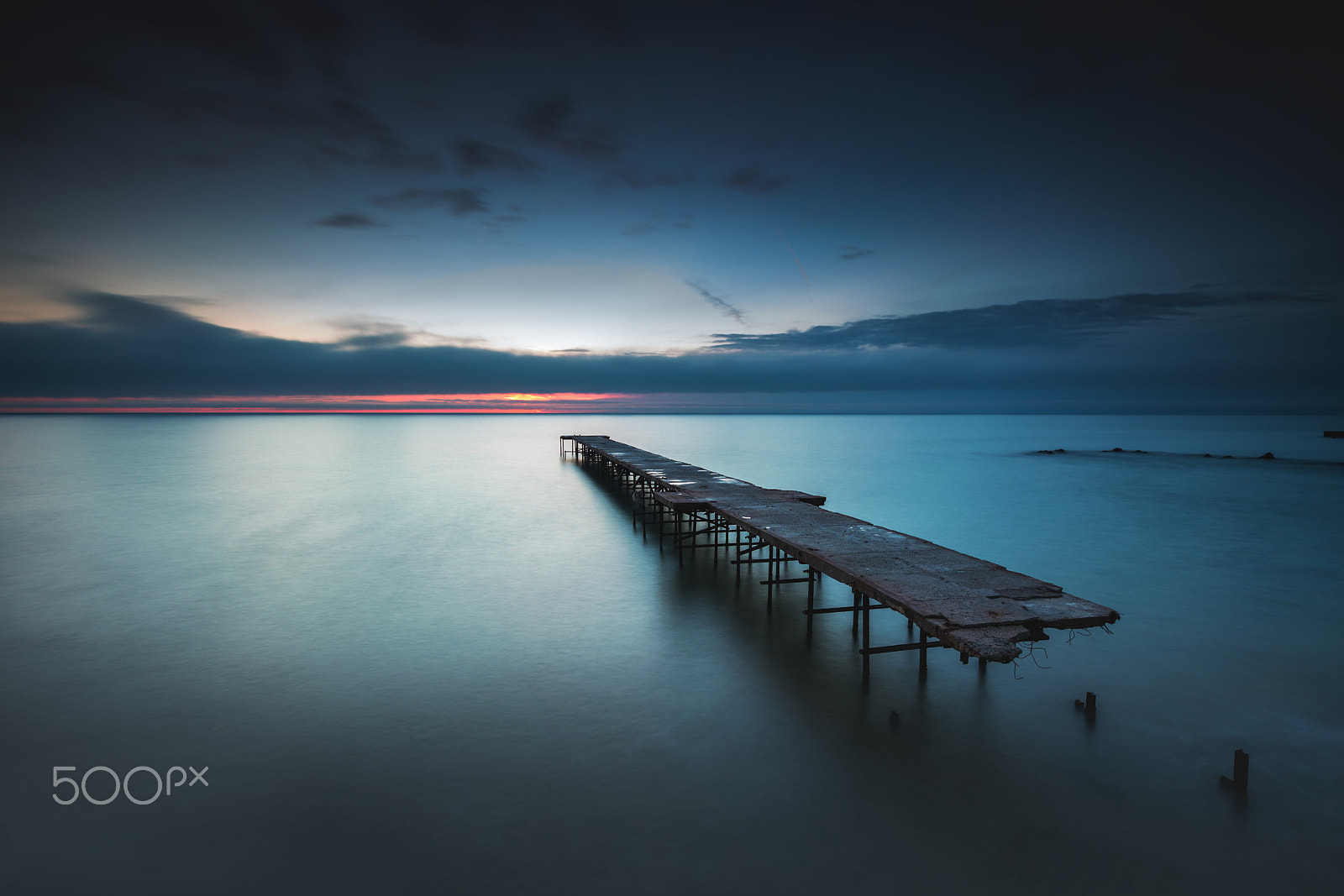 Canon EOS 5D Mark IV + Canon EF 11-24mm F4L USM sample photo. Old broken bridge in the sea, long exposure photography